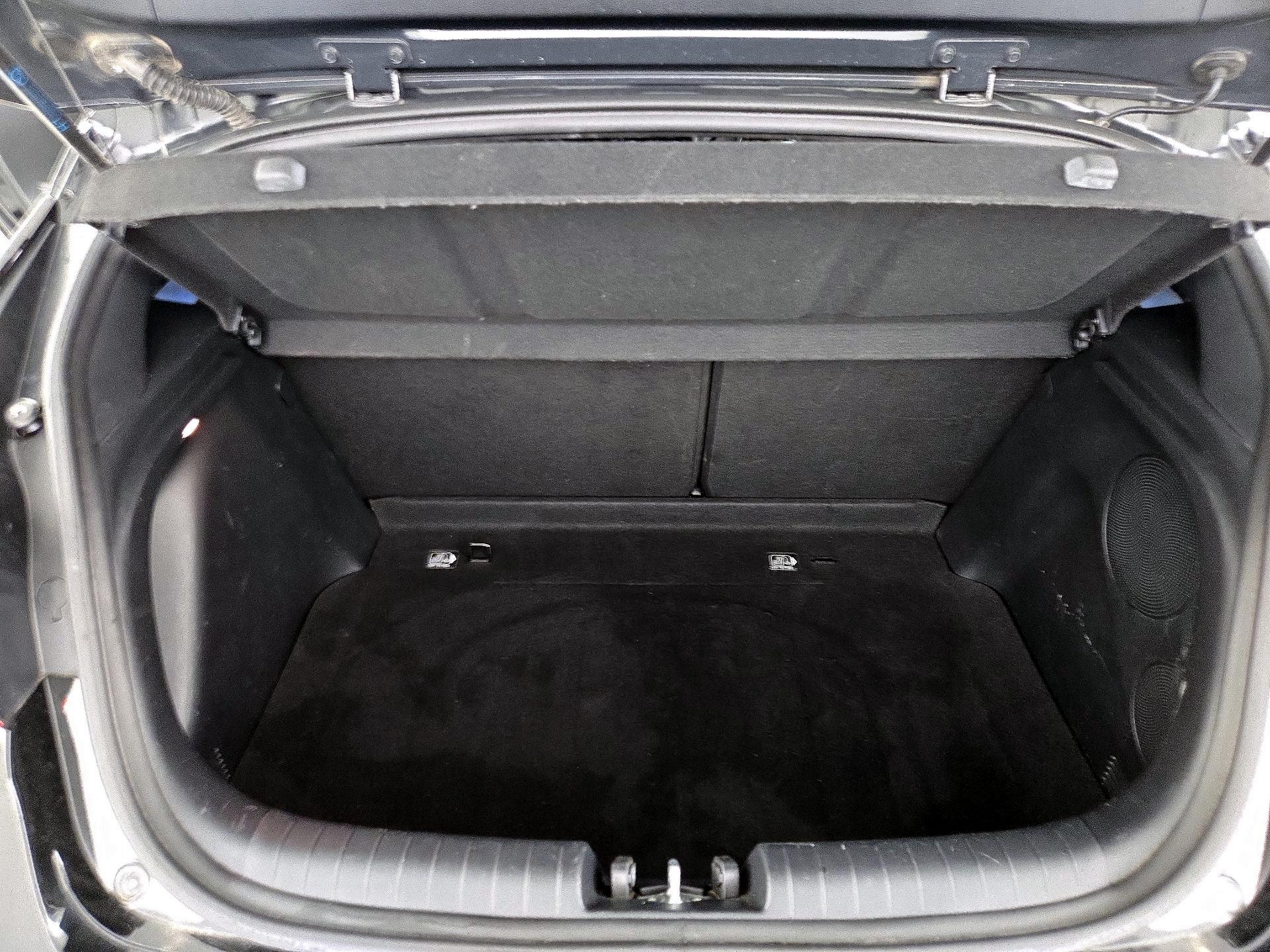 Thumbnail: 2022 Hyundai Veloster - 20