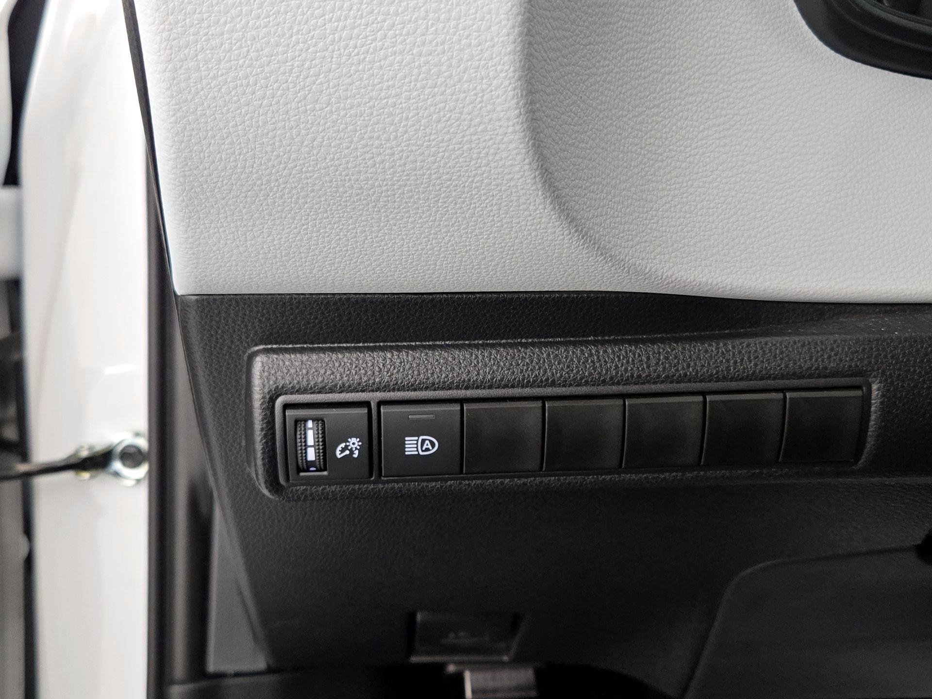 Thumbnail: 2025 Toyota Corolla - 13