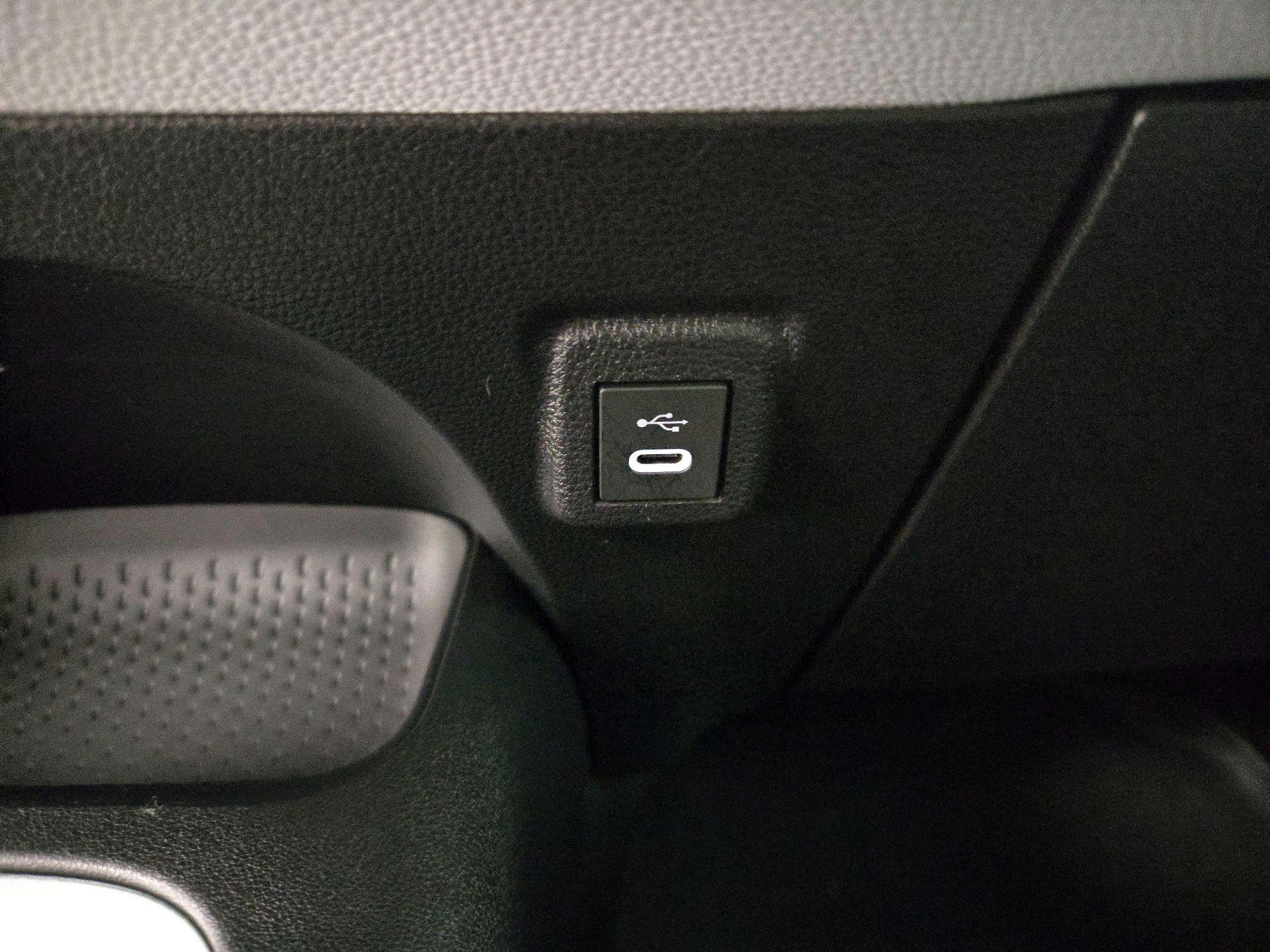 Thumbnail: 2025 Toyota Corolla - 18