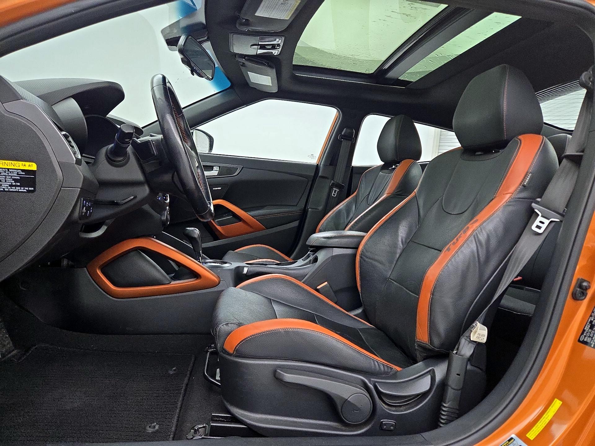 Thumbnail: 2016 Hyundai Veloster - 11