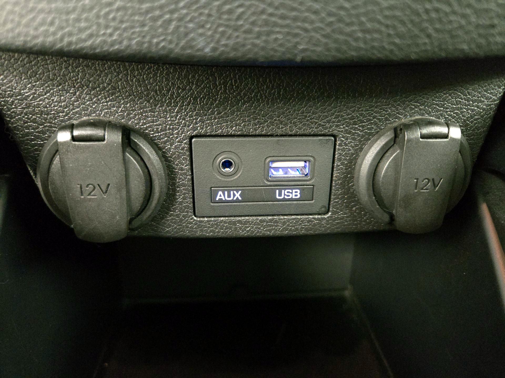 Thumbnail: 2016 Hyundai Veloster - 19