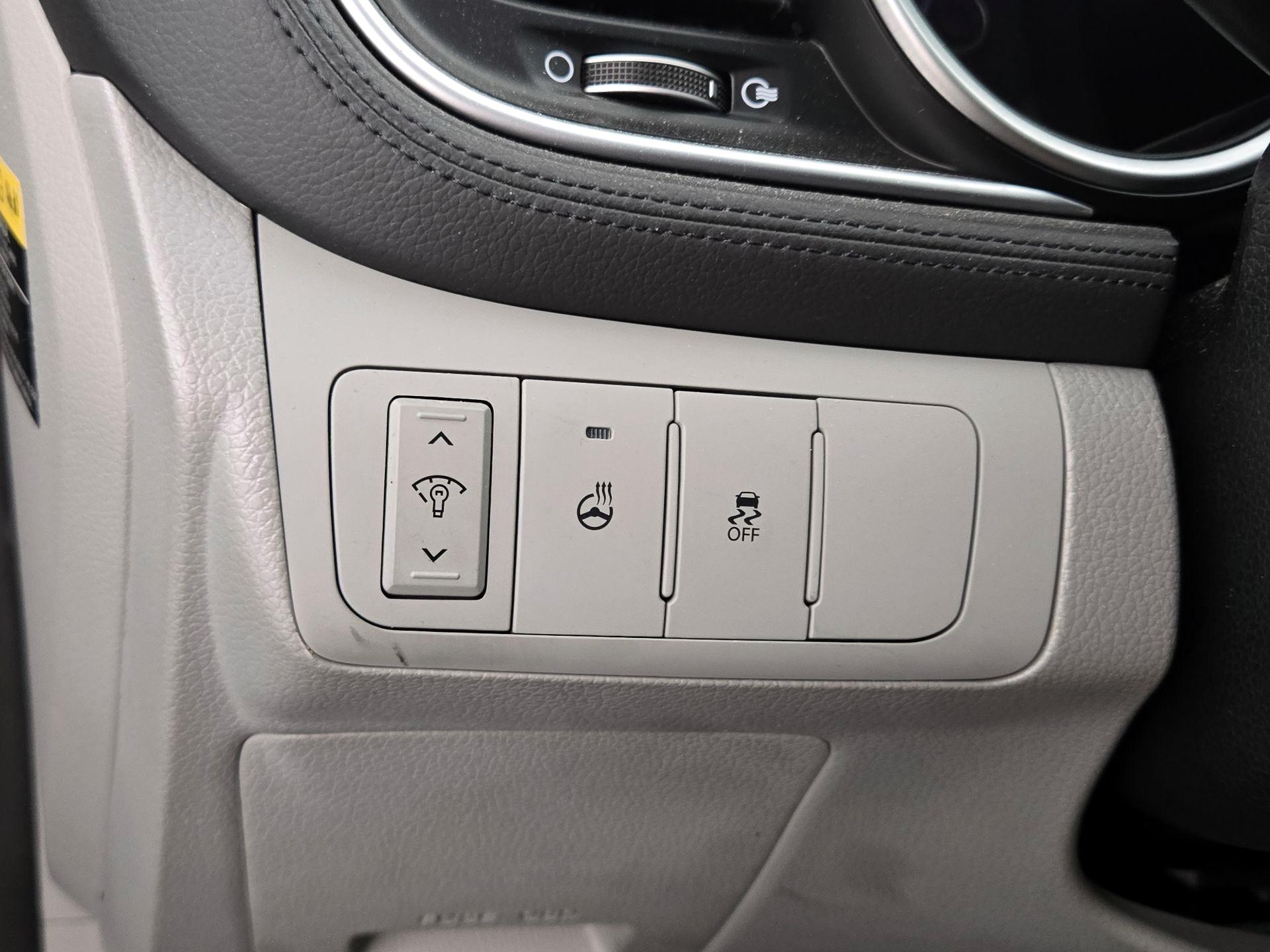 Thumbnail: 2015 Kia Optima - 13