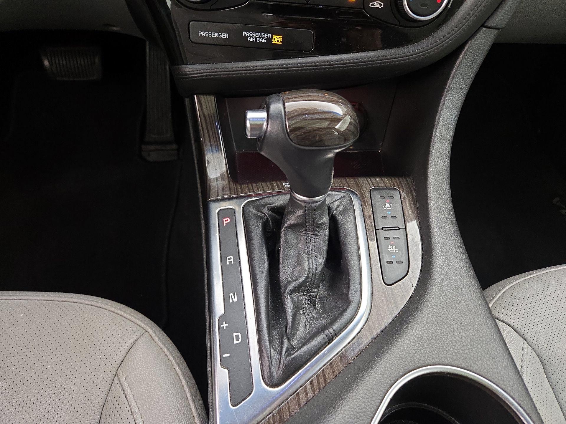 Thumbnail: 2015 Kia Optima - 17