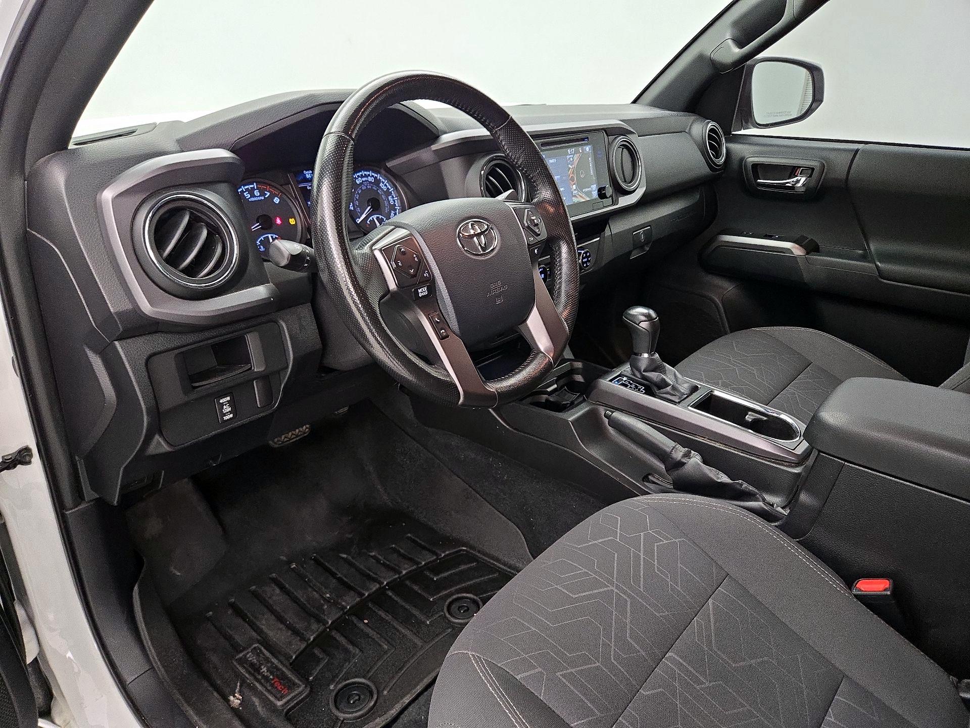 Thumbnail: 2016 Toyota Tacoma - 9