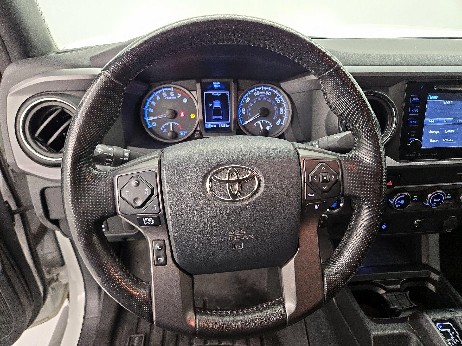 Thumbnail: 2016 Toyota Tacoma - 10