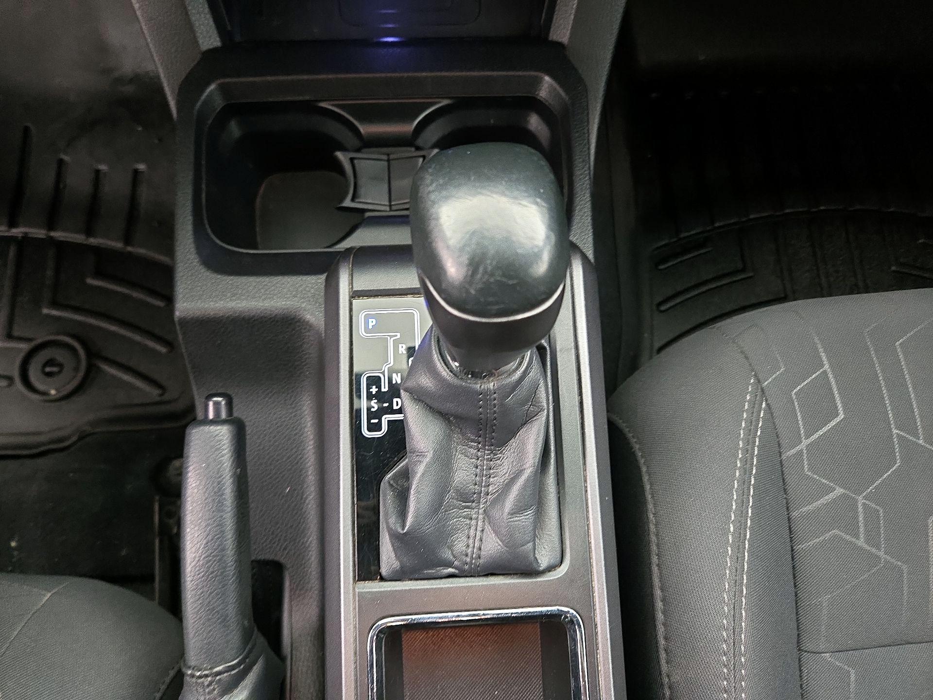 Thumbnail: 2016 Toyota Tacoma - 17