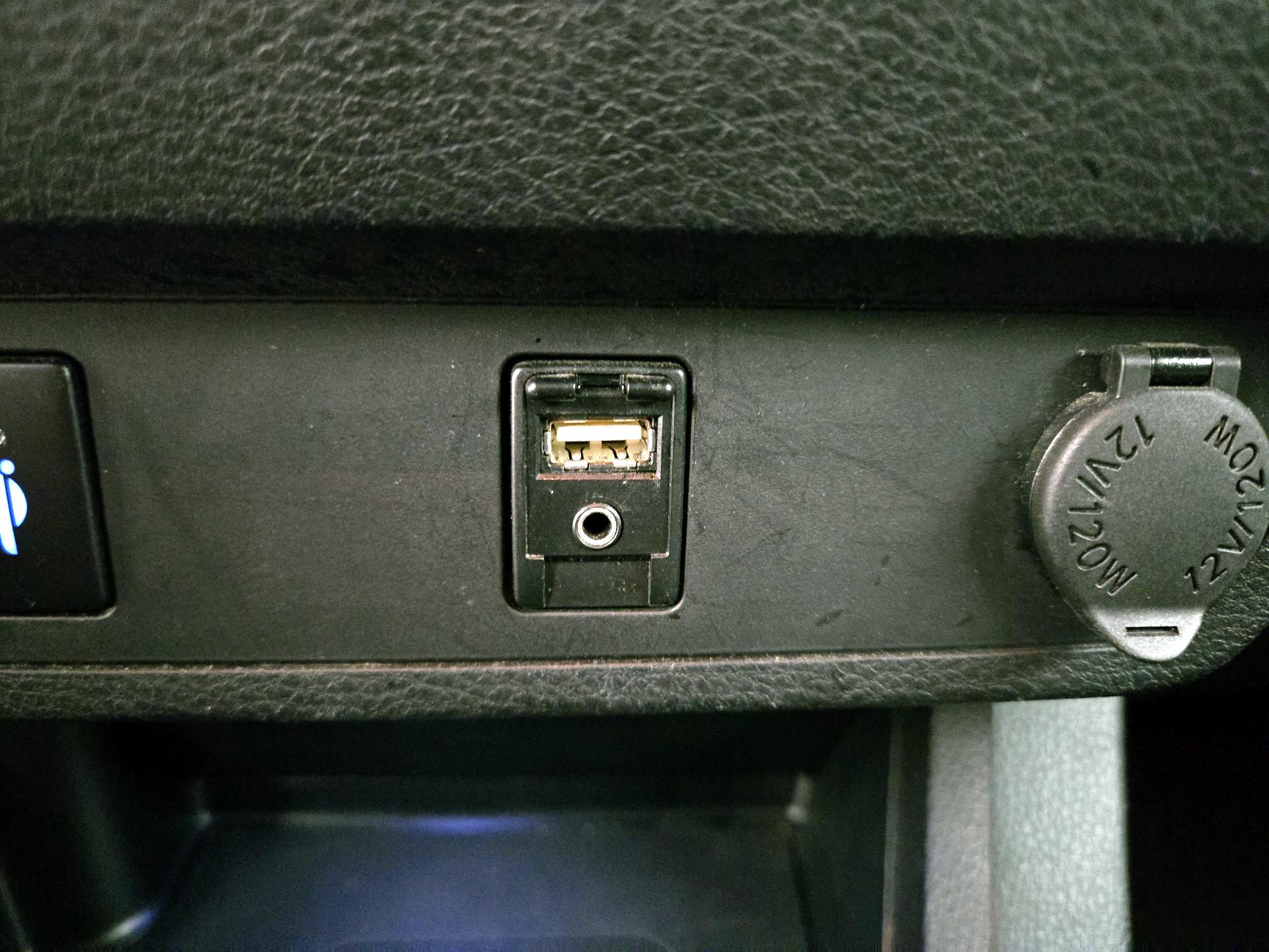 Thumbnail: 2016 Toyota Tacoma - 18