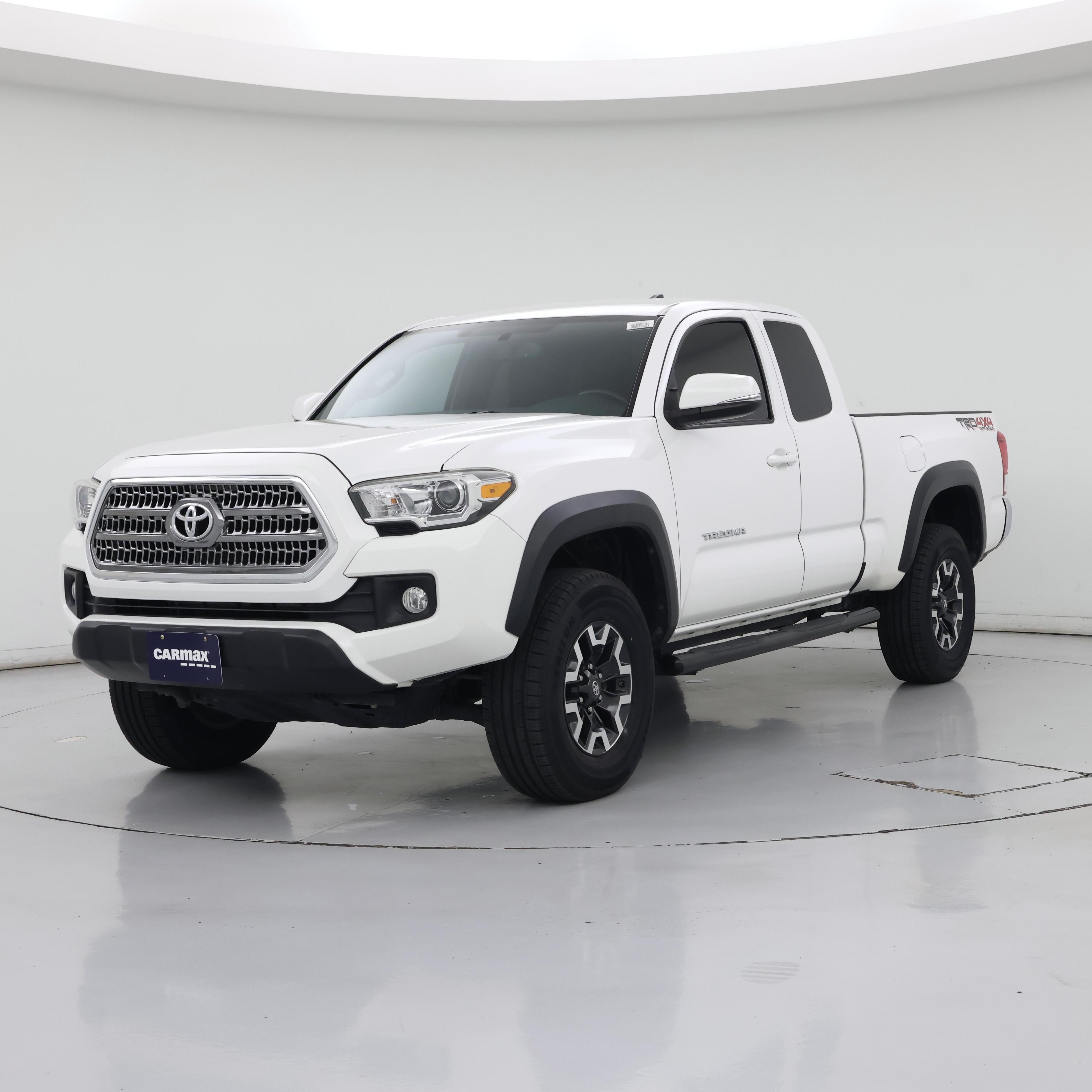 Thumbnail: 2016 Toyota Tacoma - 4