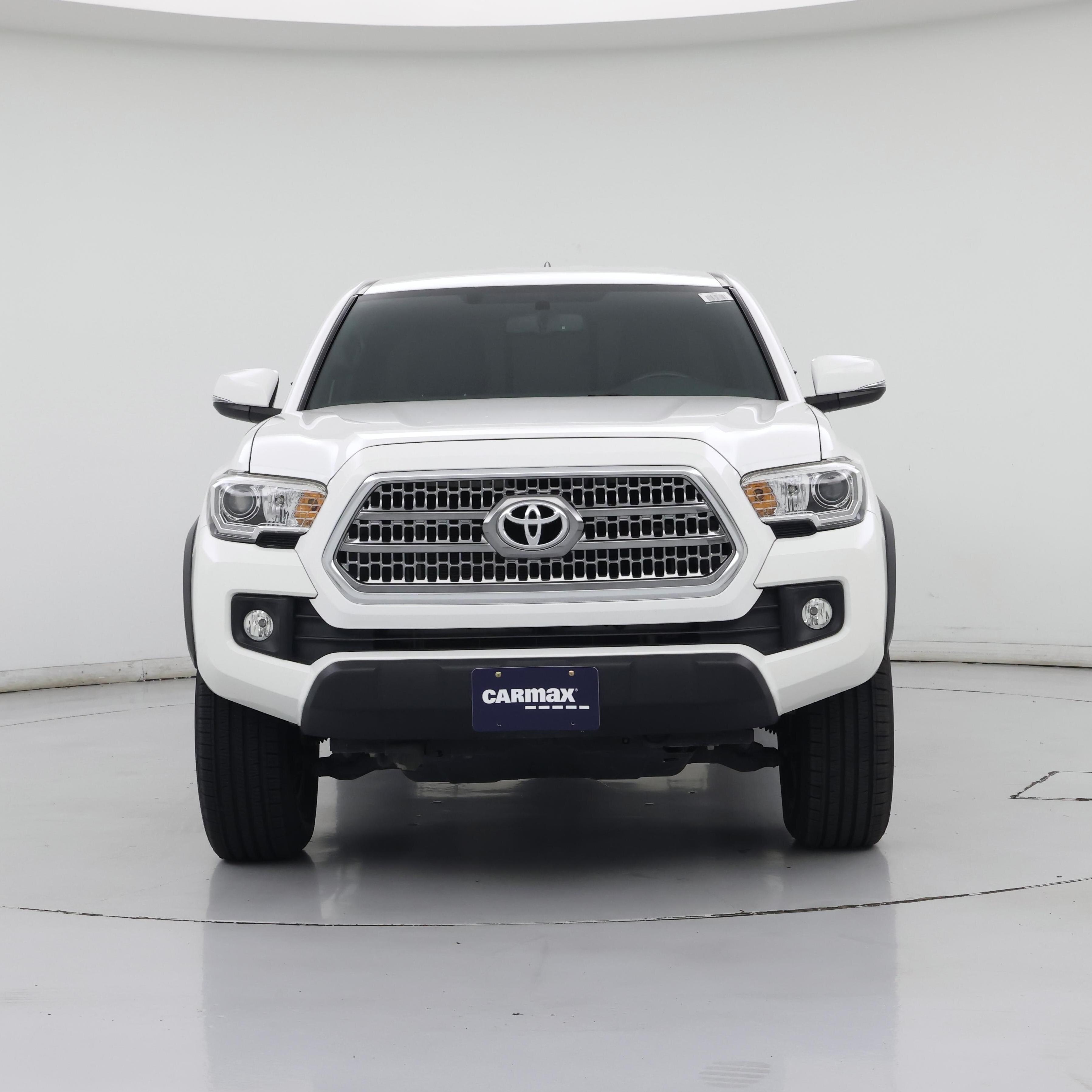 Thumbnail: 2016 Toyota Tacoma - 5