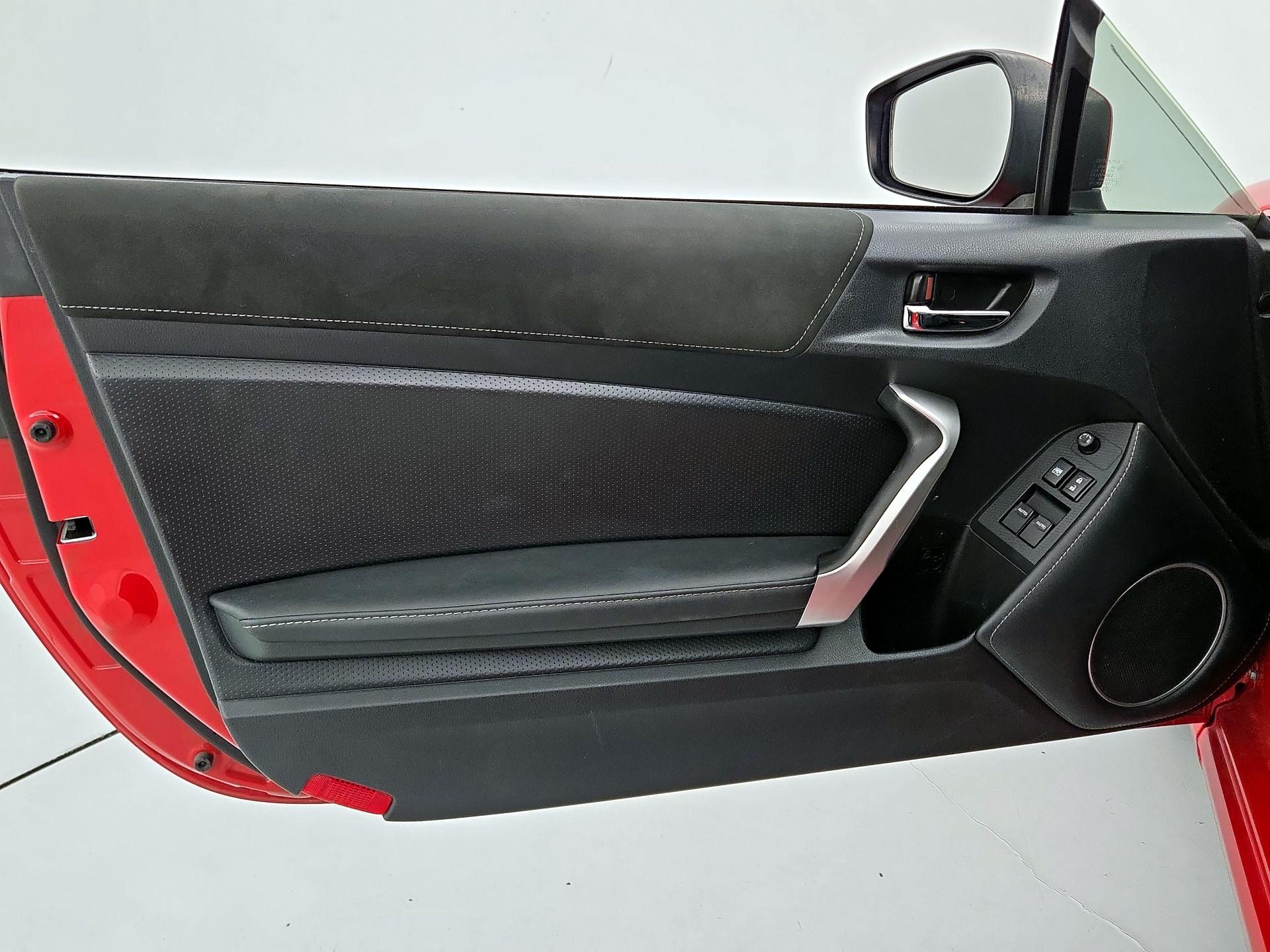 Thumbnail: 2017 Toyota 86 - 12