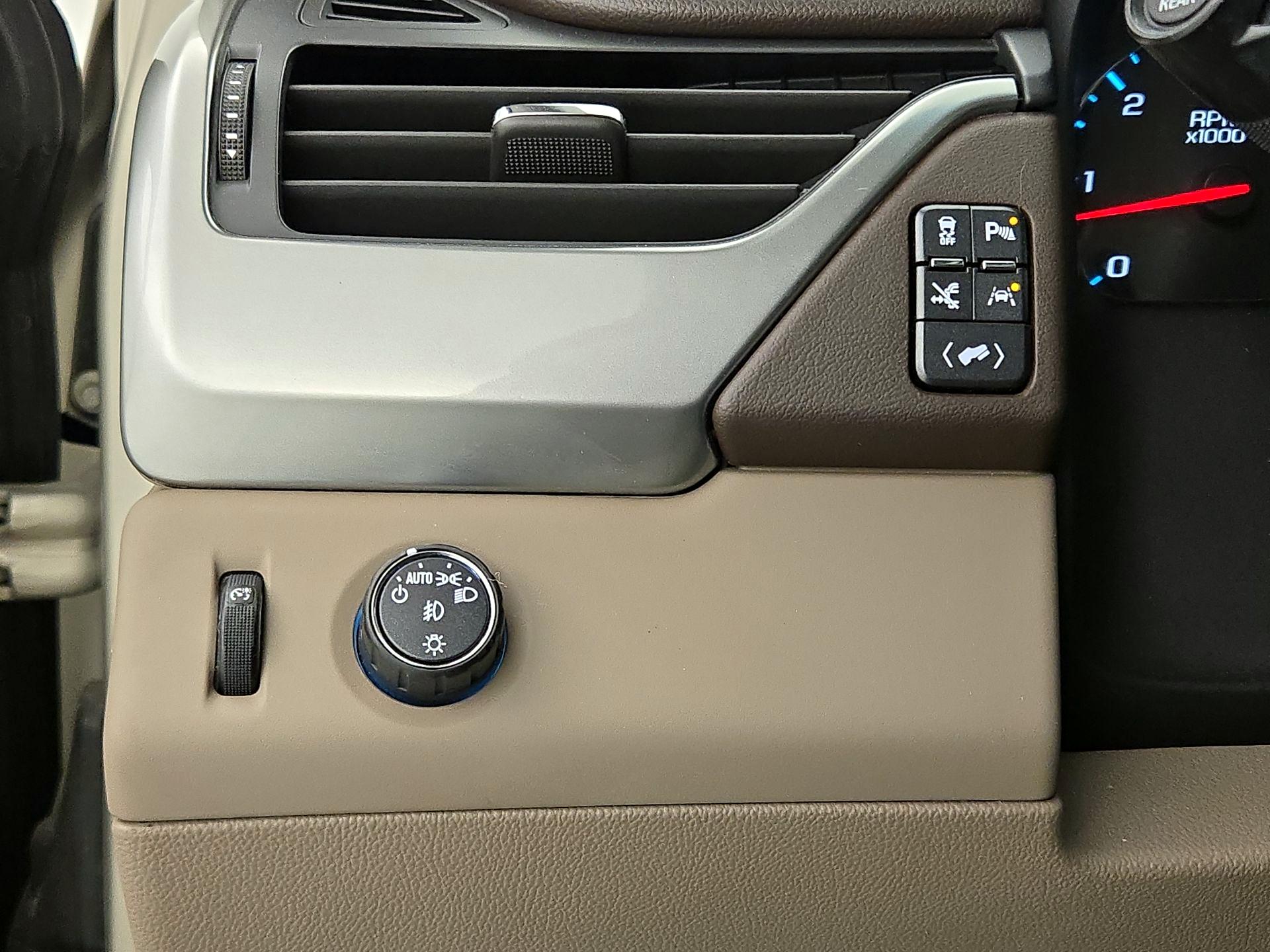 Thumbnail: 2017 Chevrolet Tahoe - 13