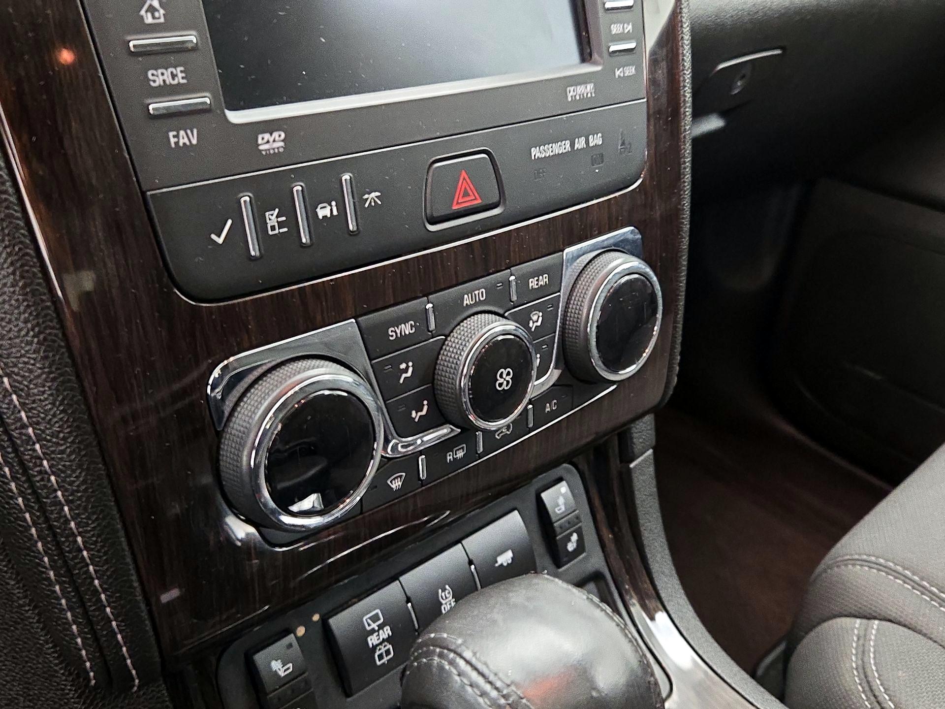 Thumbnail: 2015 Chevrolet Traverse - 16