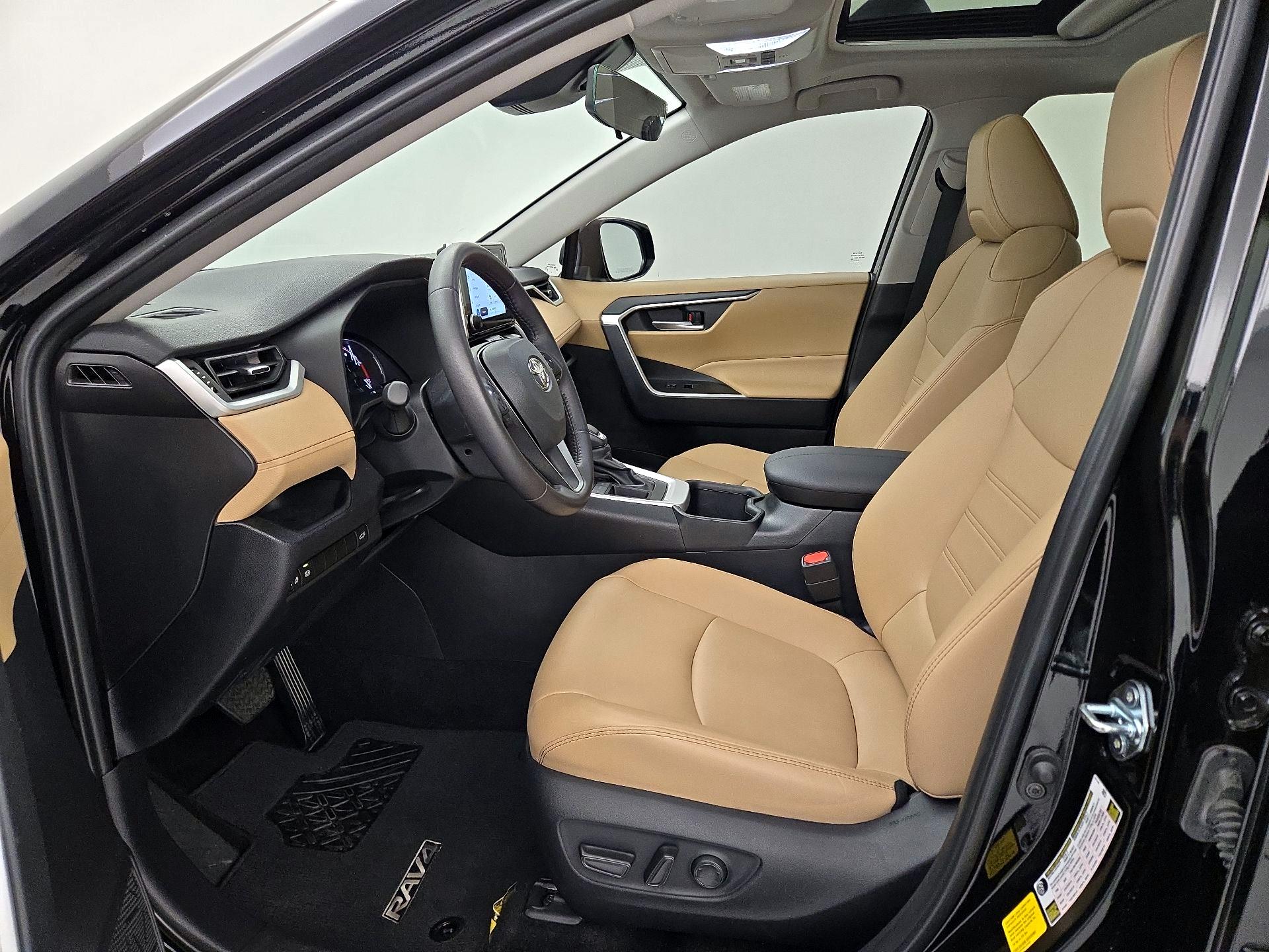 Thumbnail: 2025 Toyota RAV4 - 11