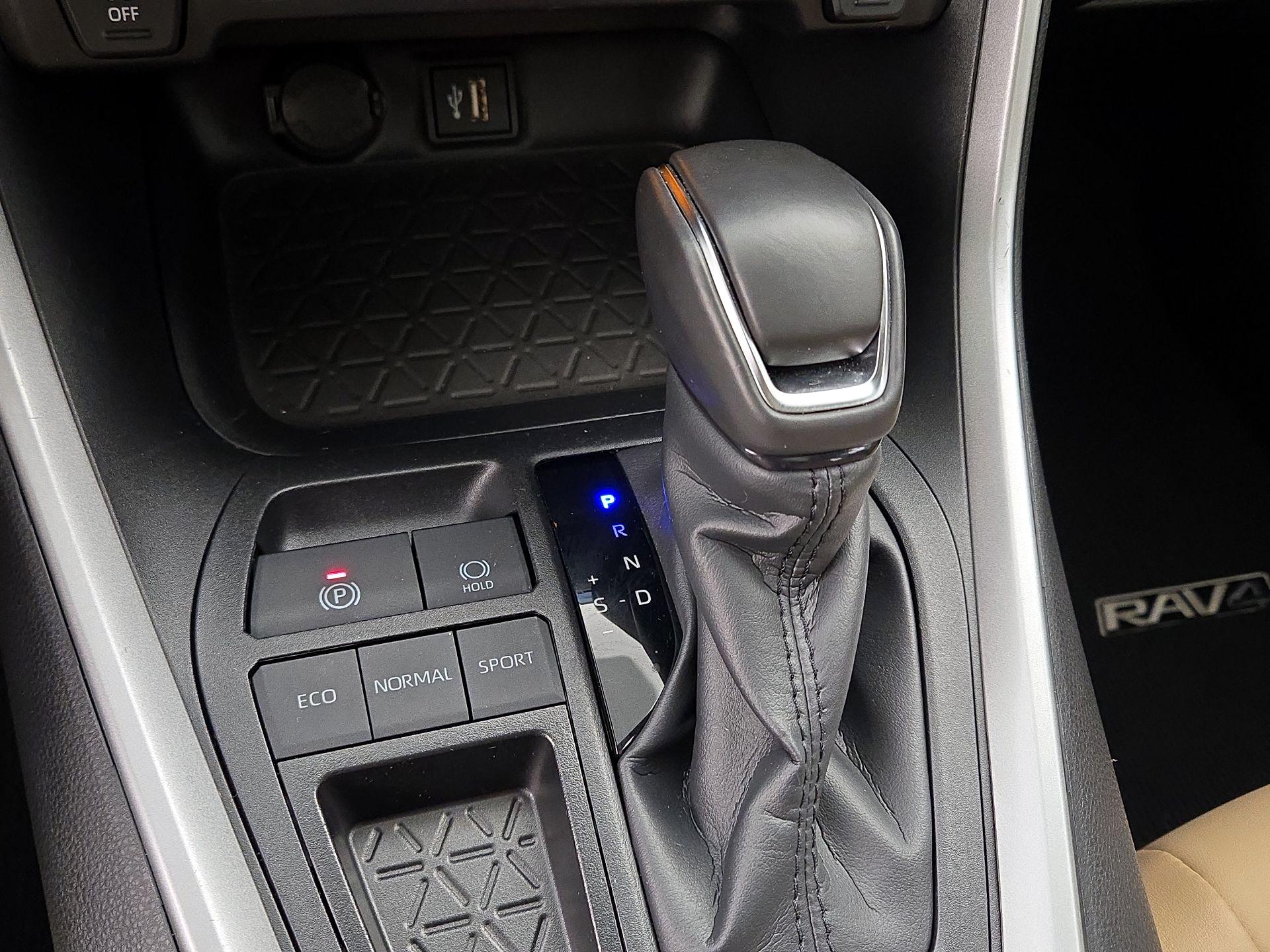 Thumbnail: 2025 Toyota RAV4 - 17