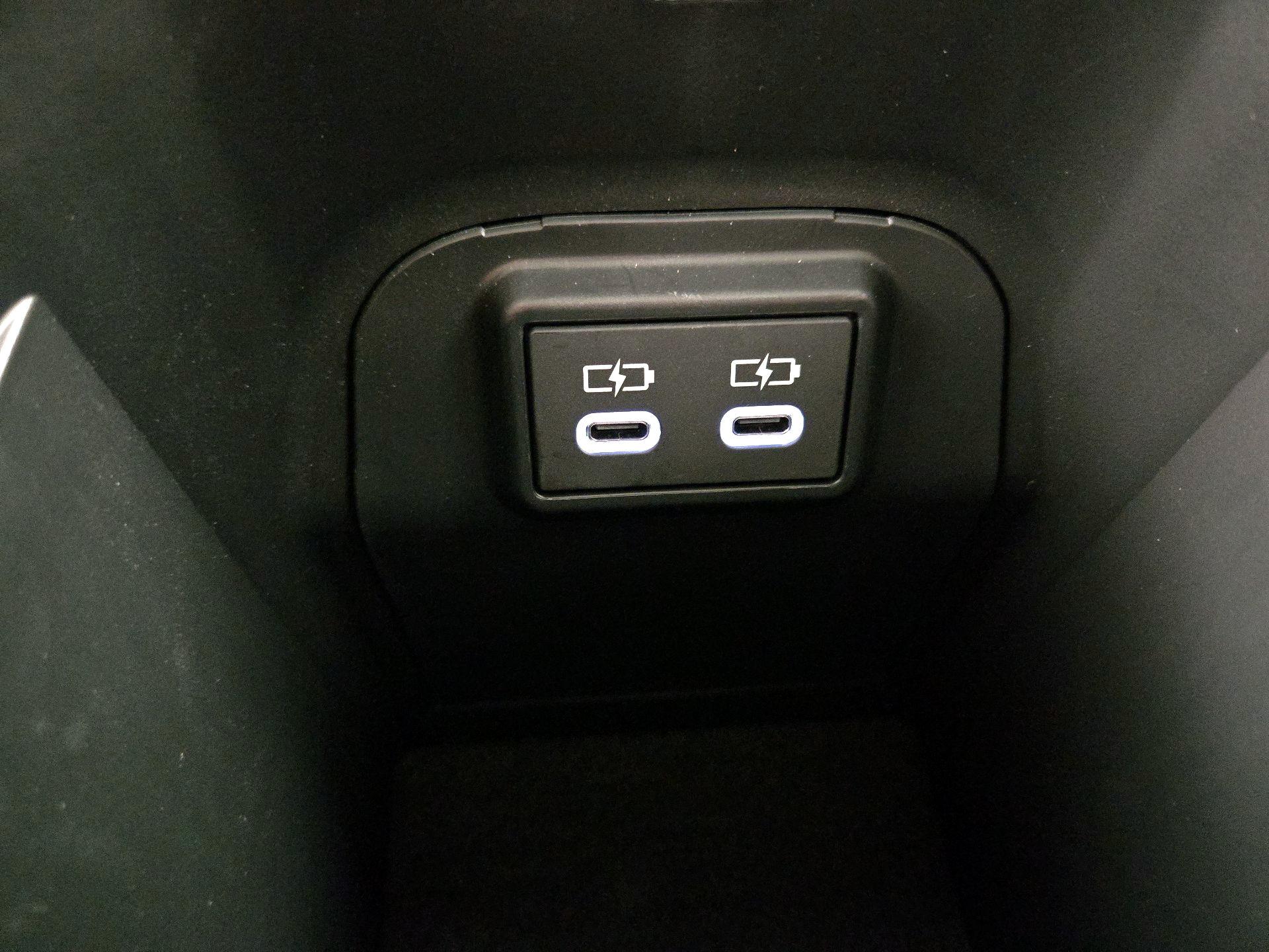 Thumbnail: 2025 Toyota RAV4 - 18