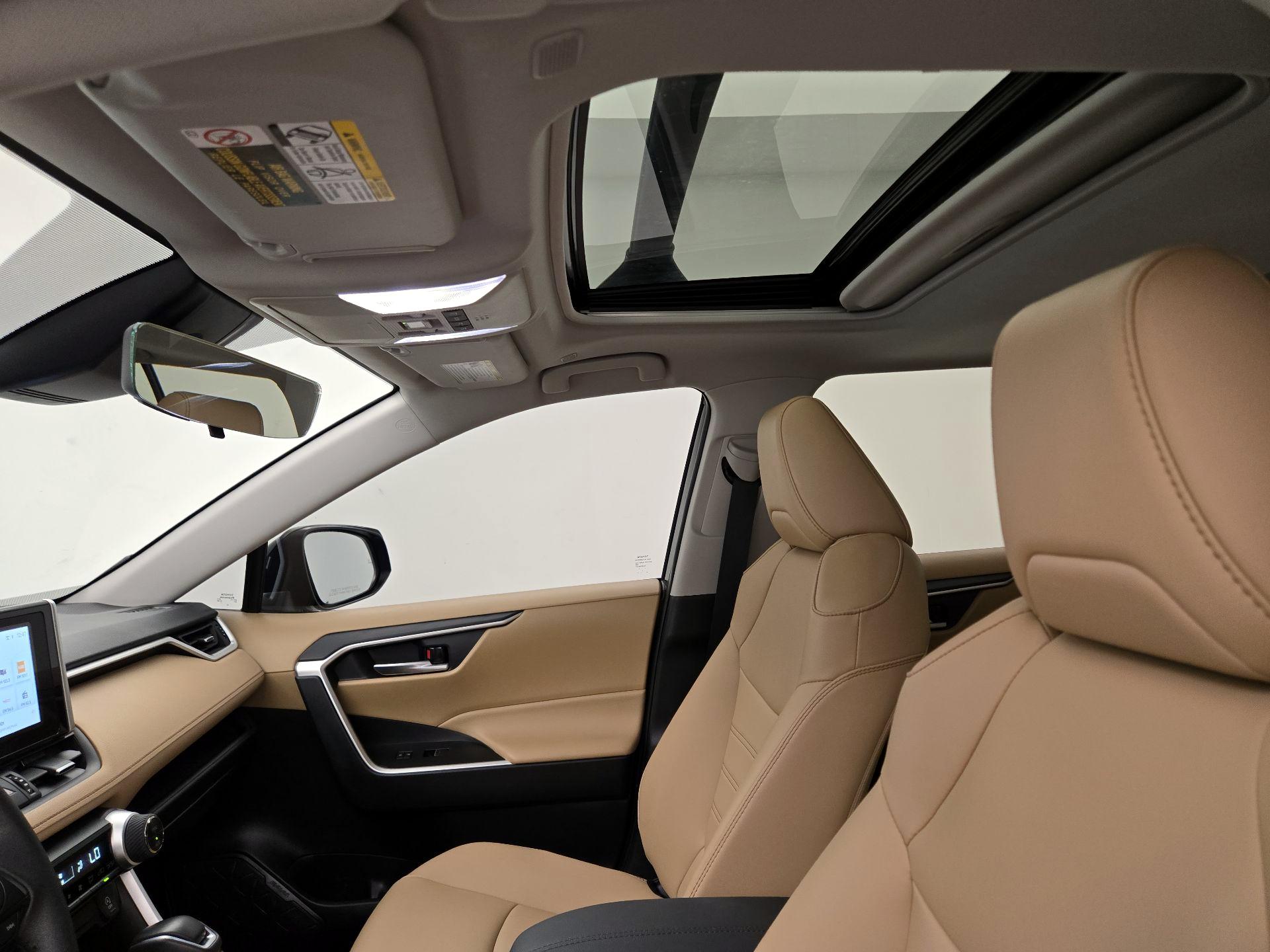 Thumbnail: 2025 Toyota RAV4 - 19