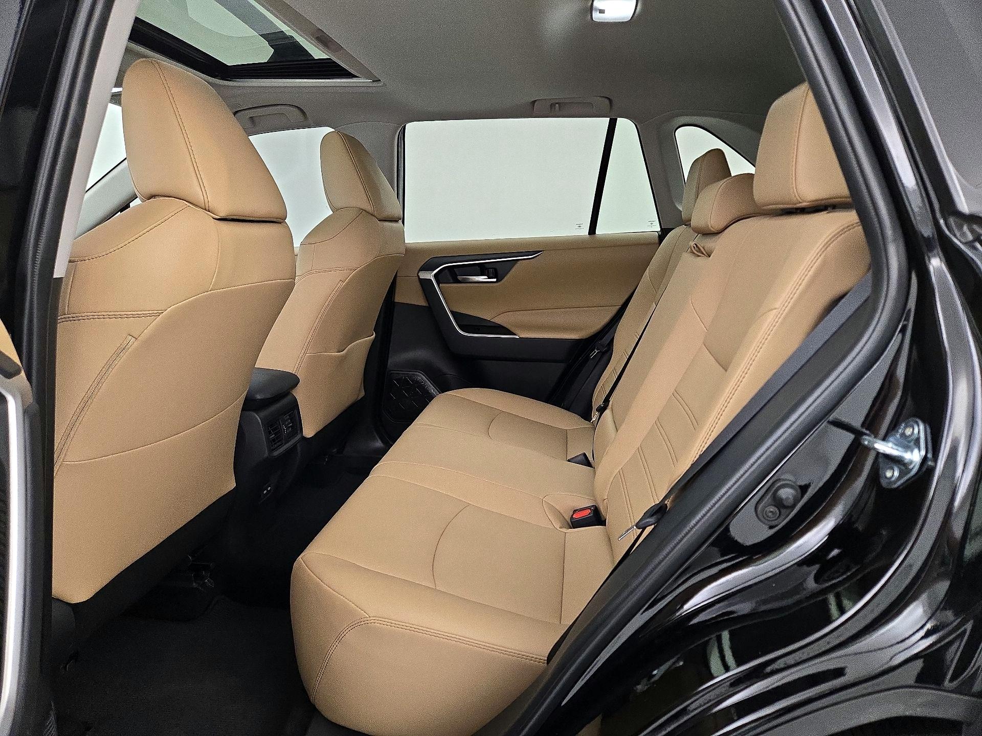 Thumbnail: 2025 Toyota RAV4 - 20