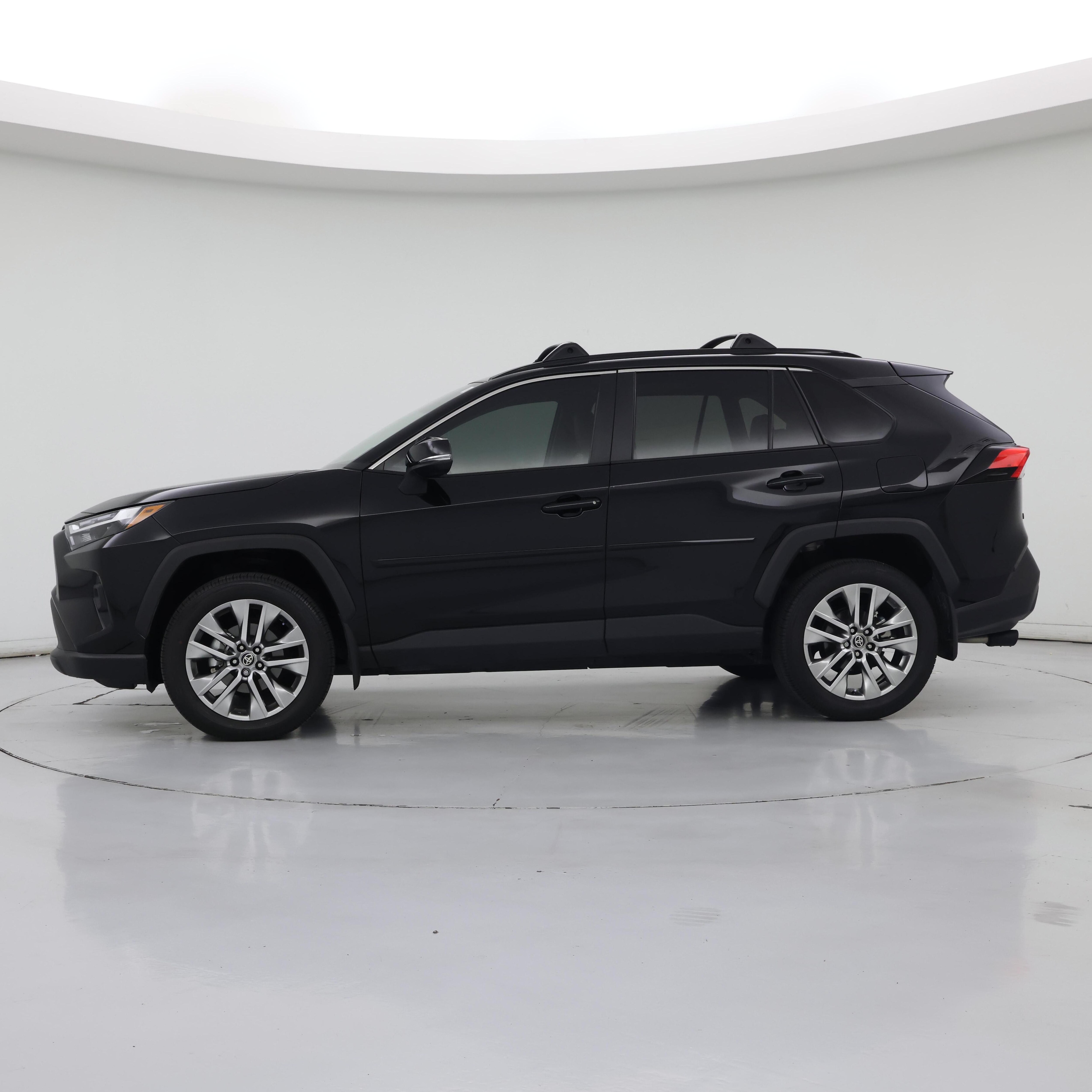 Thumbnail: 2025 Toyota RAV4 - 3