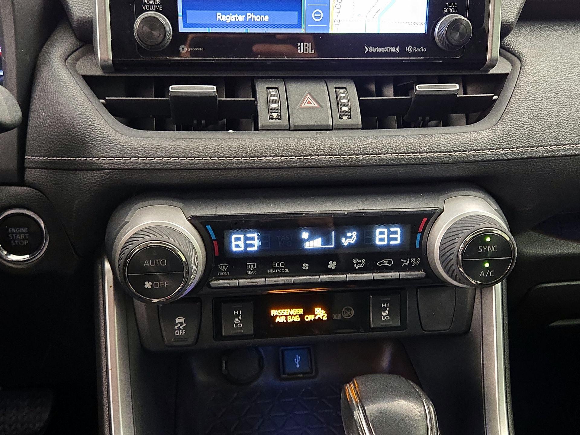 Thumbnail: 2020 Toyota RAV4 - 17