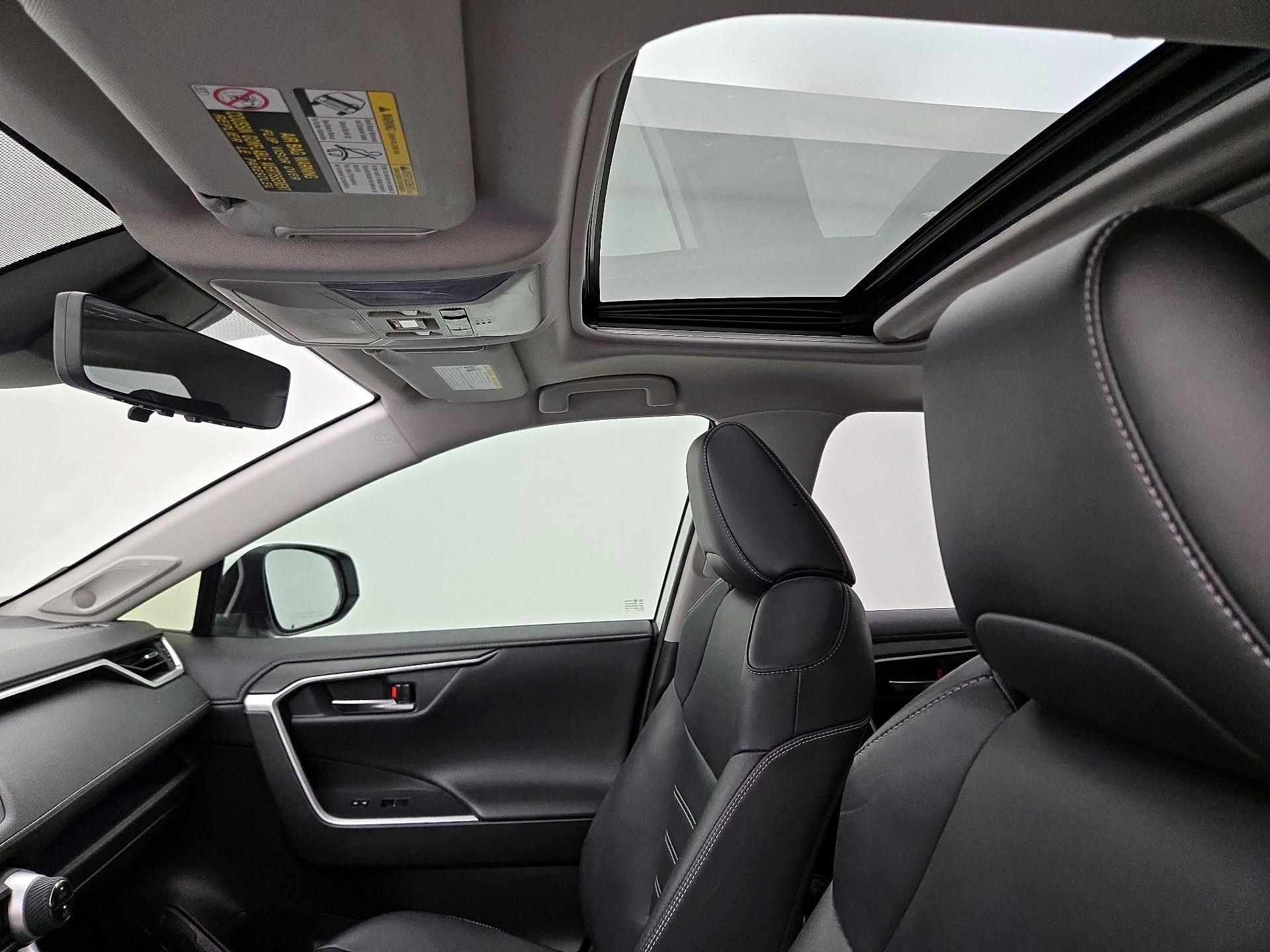 Thumbnail: 2020 Toyota RAV4 - 20