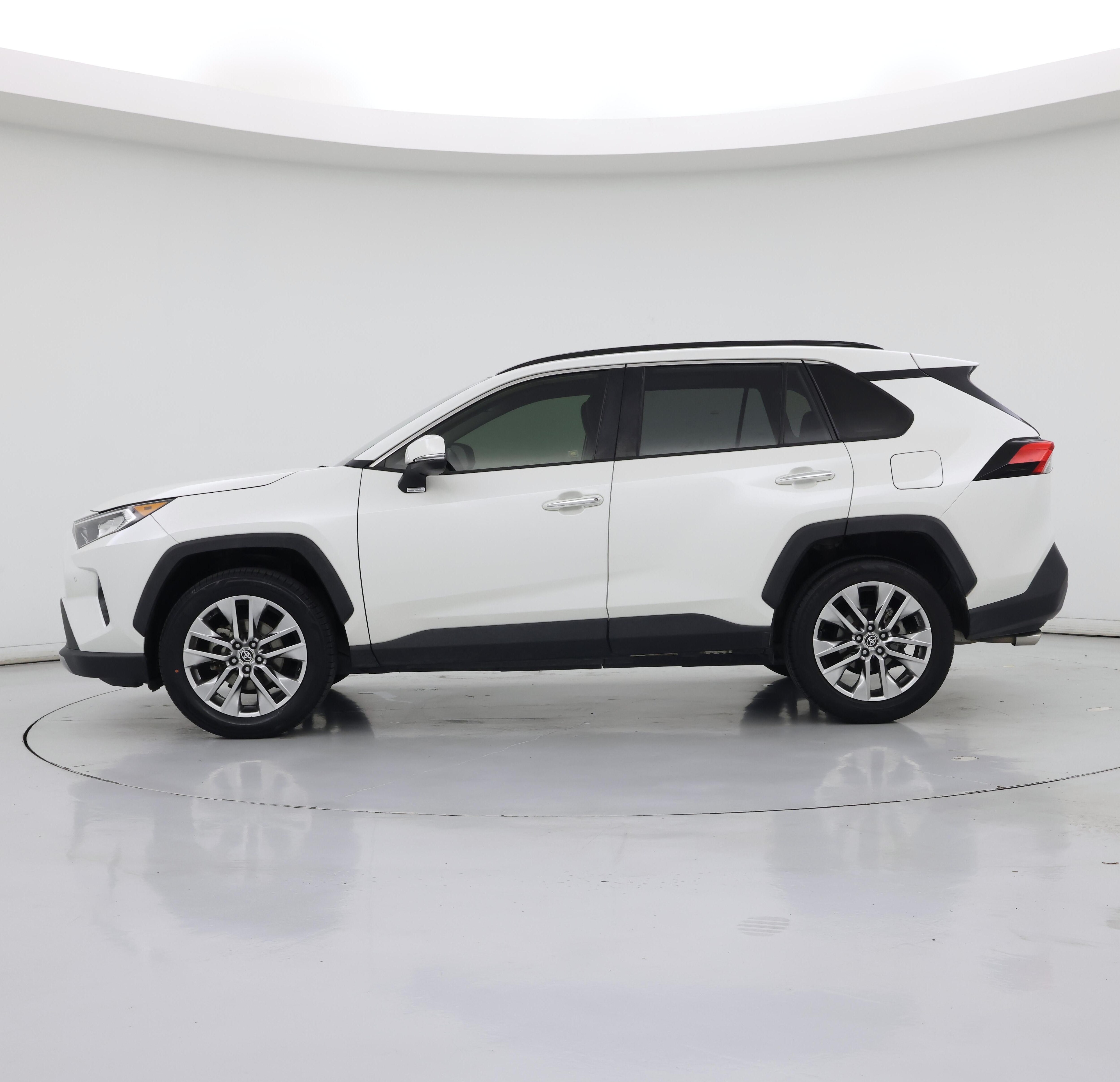 Thumbnail: 2020 Toyota RAV4 - 3