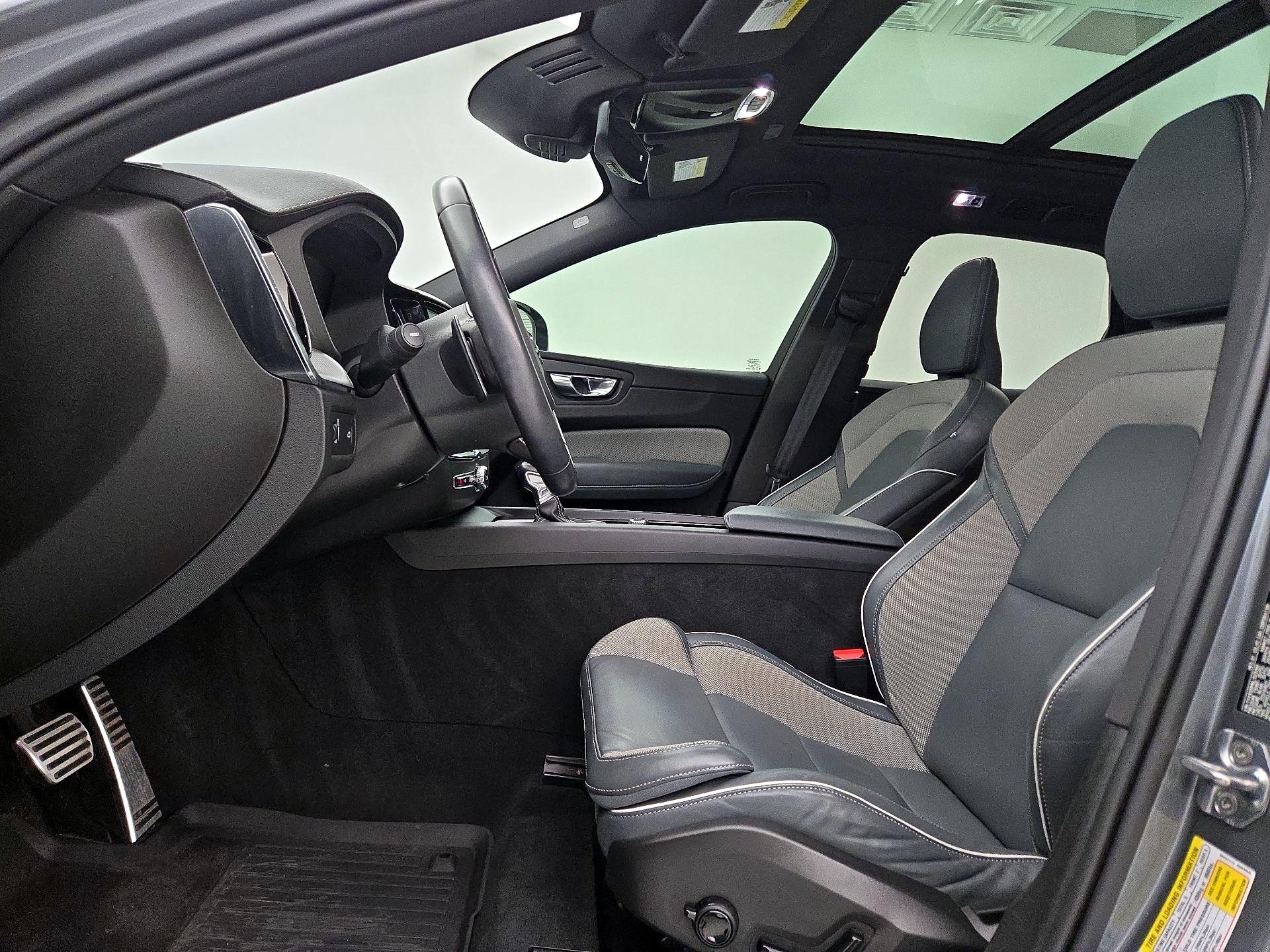 Thumbnail: 2020 Volvo XC60 - 11