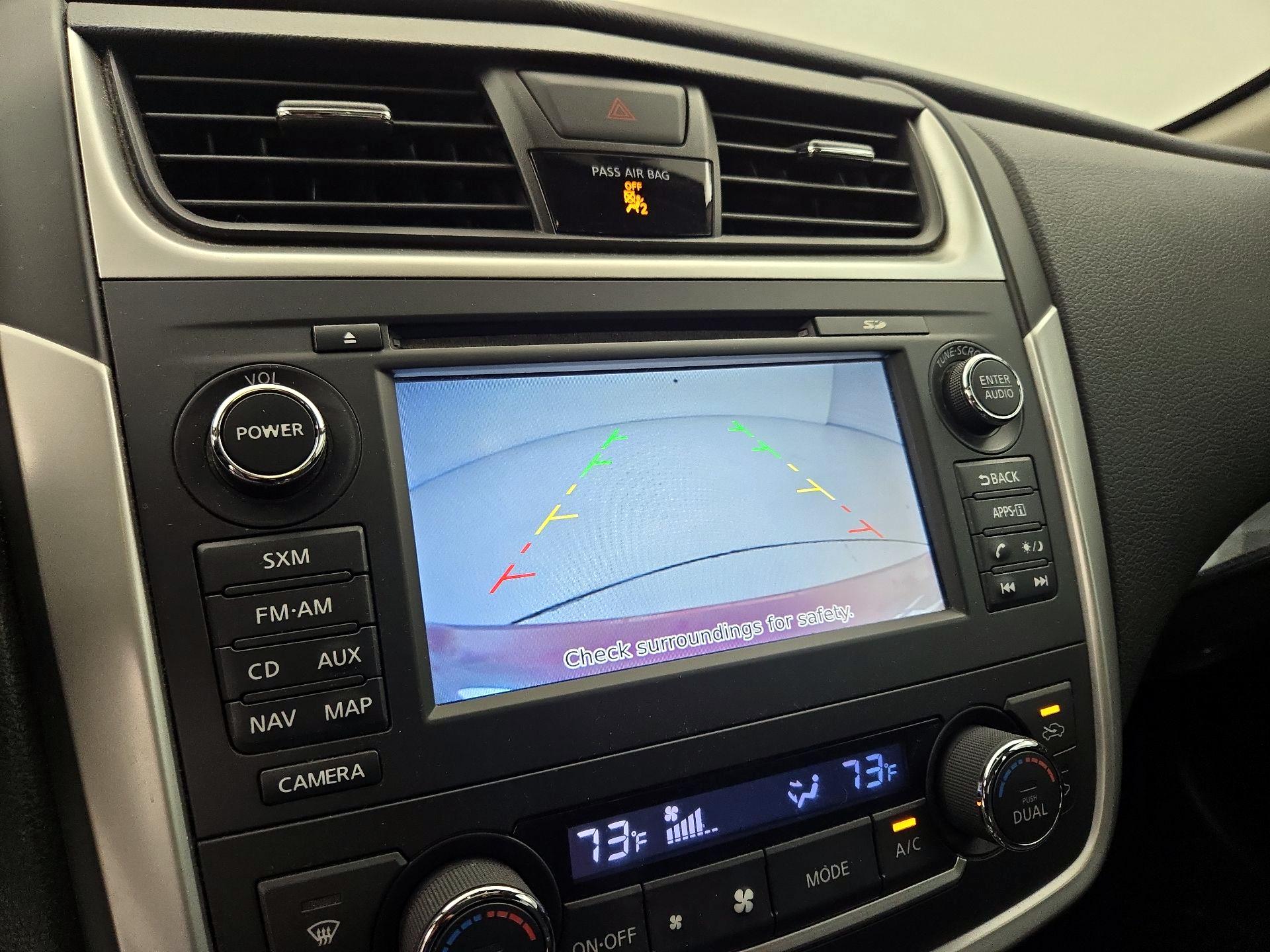 Thumbnail: 2016 Nissan Altima - 15
