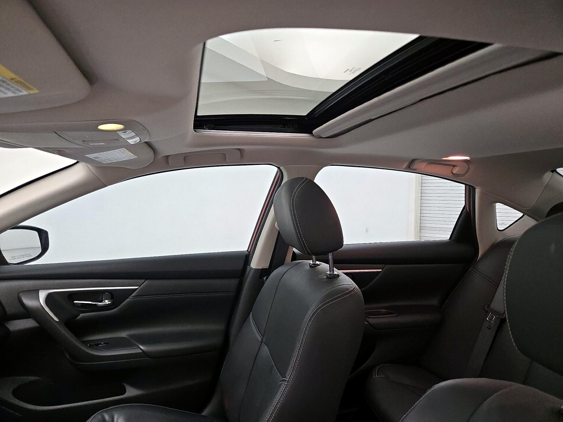 Thumbnail: 2016 Nissan Altima - 20