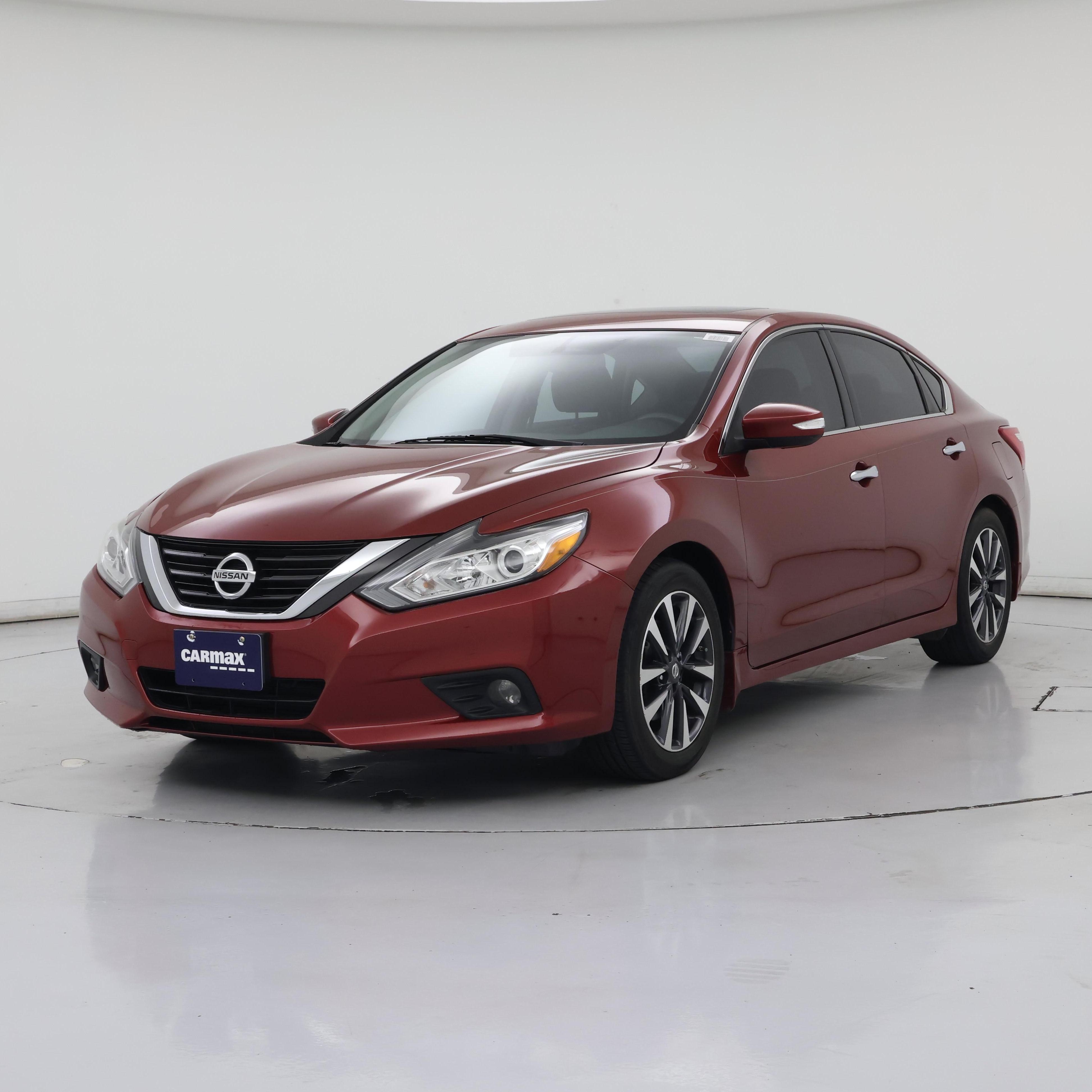 Thumbnail: 2016 Nissan Altima - 4
