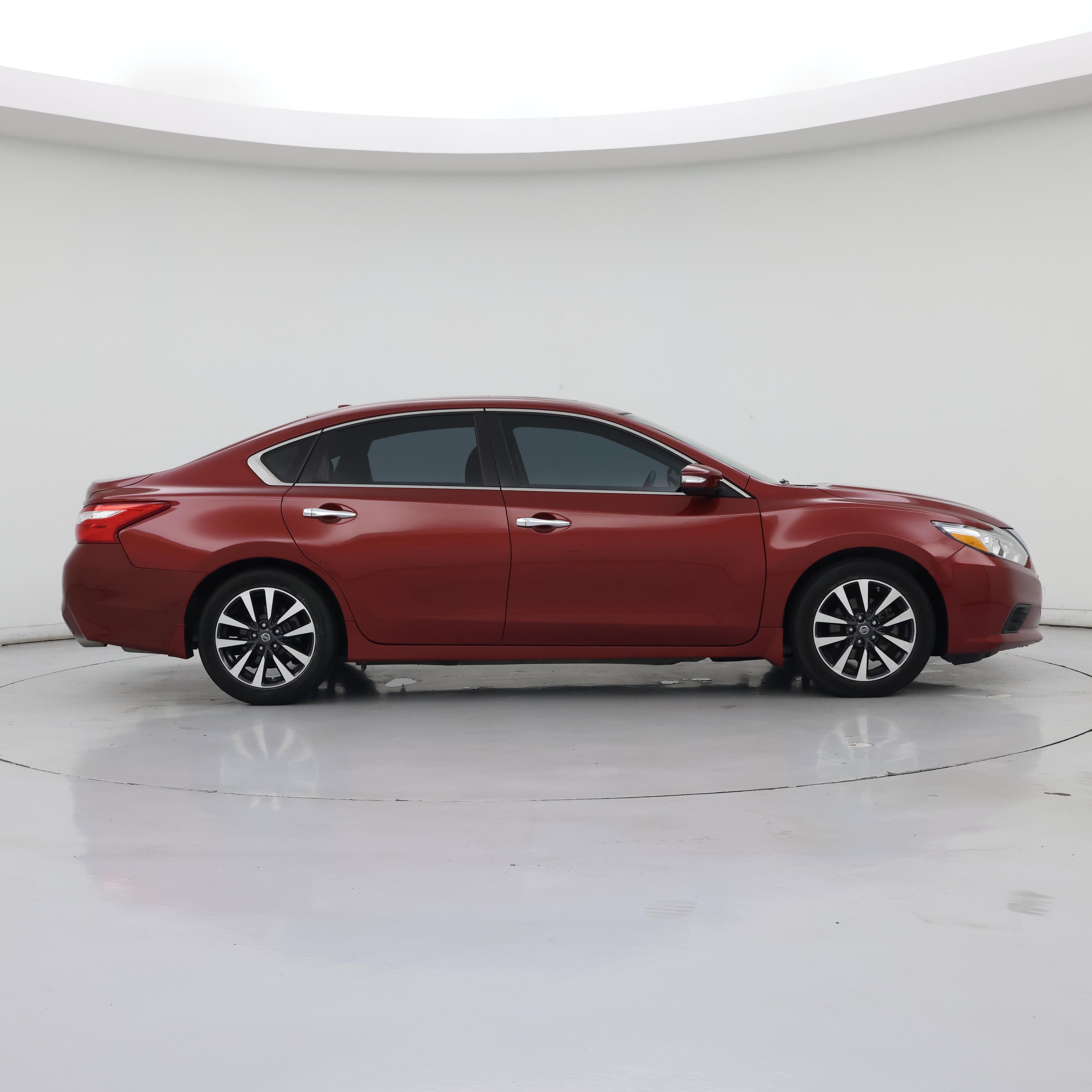 Thumbnail: 2016 Nissan Altima - 7
