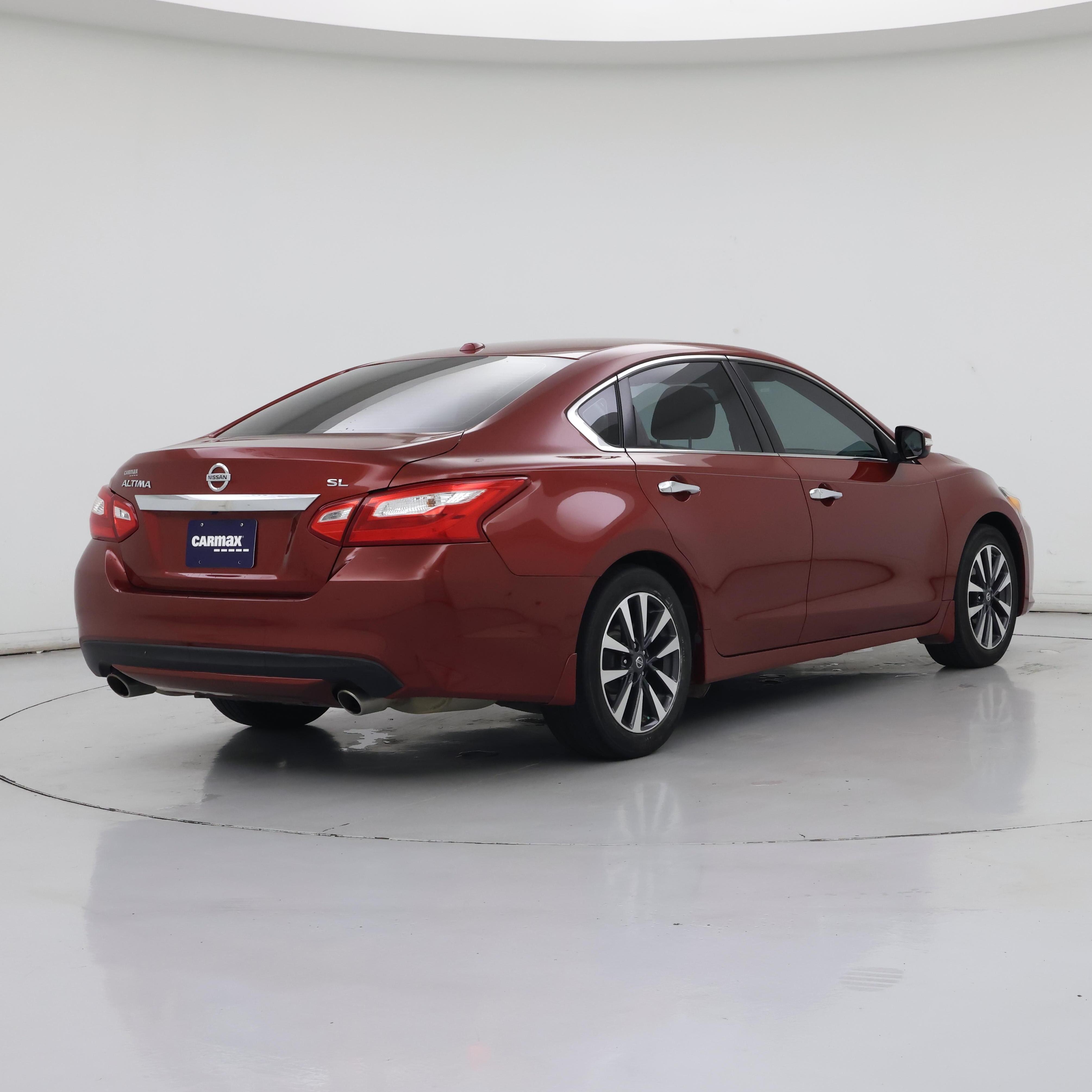 Thumbnail: 2016 Nissan Altima - 8