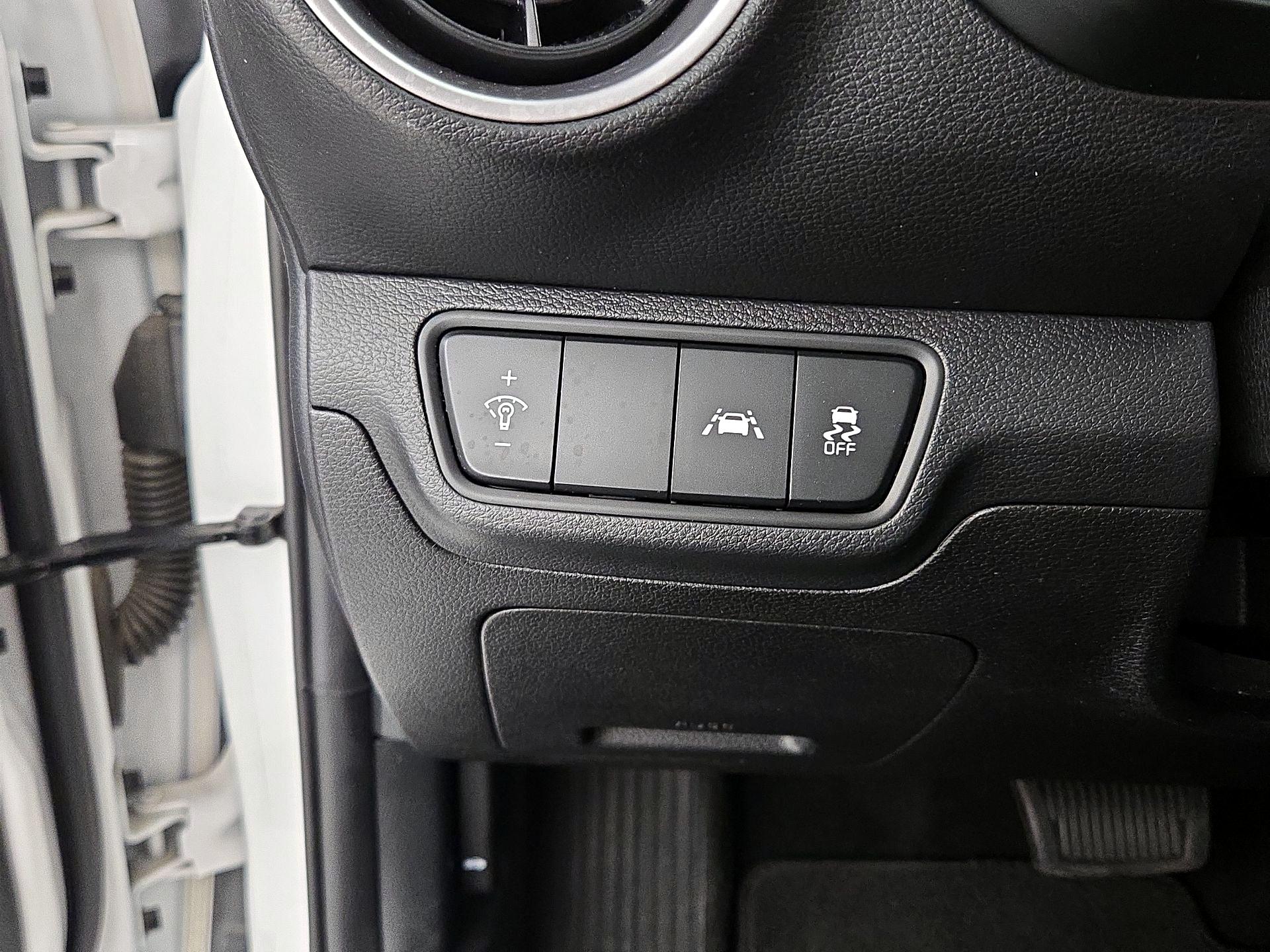 Thumbnail: 2020 Kia Forte - 13