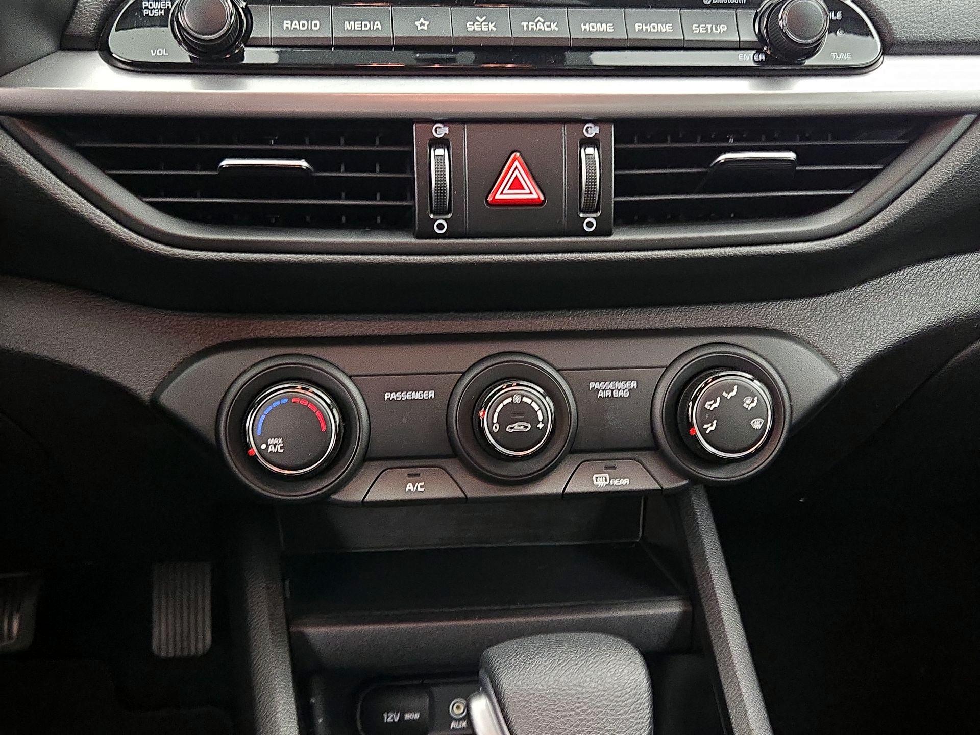 Thumbnail: 2020 Kia Forte - 16