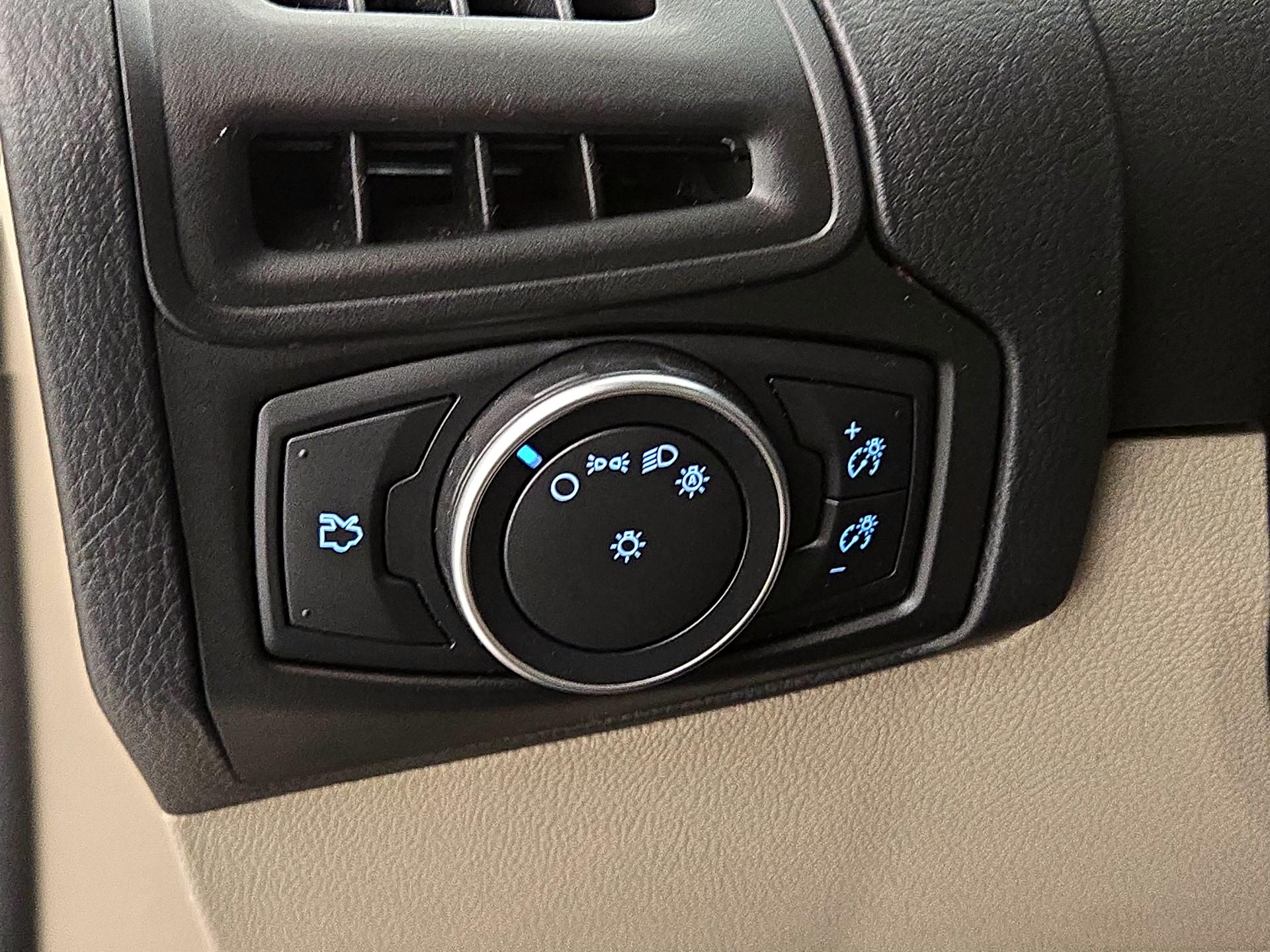 Thumbnail: 2017 Ford Focus - 13