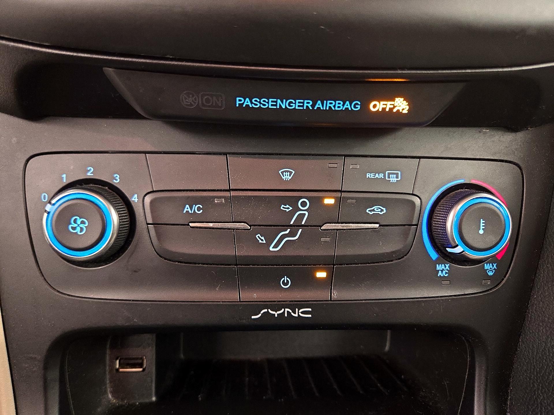 Thumbnail: 2017 Ford Focus - 16