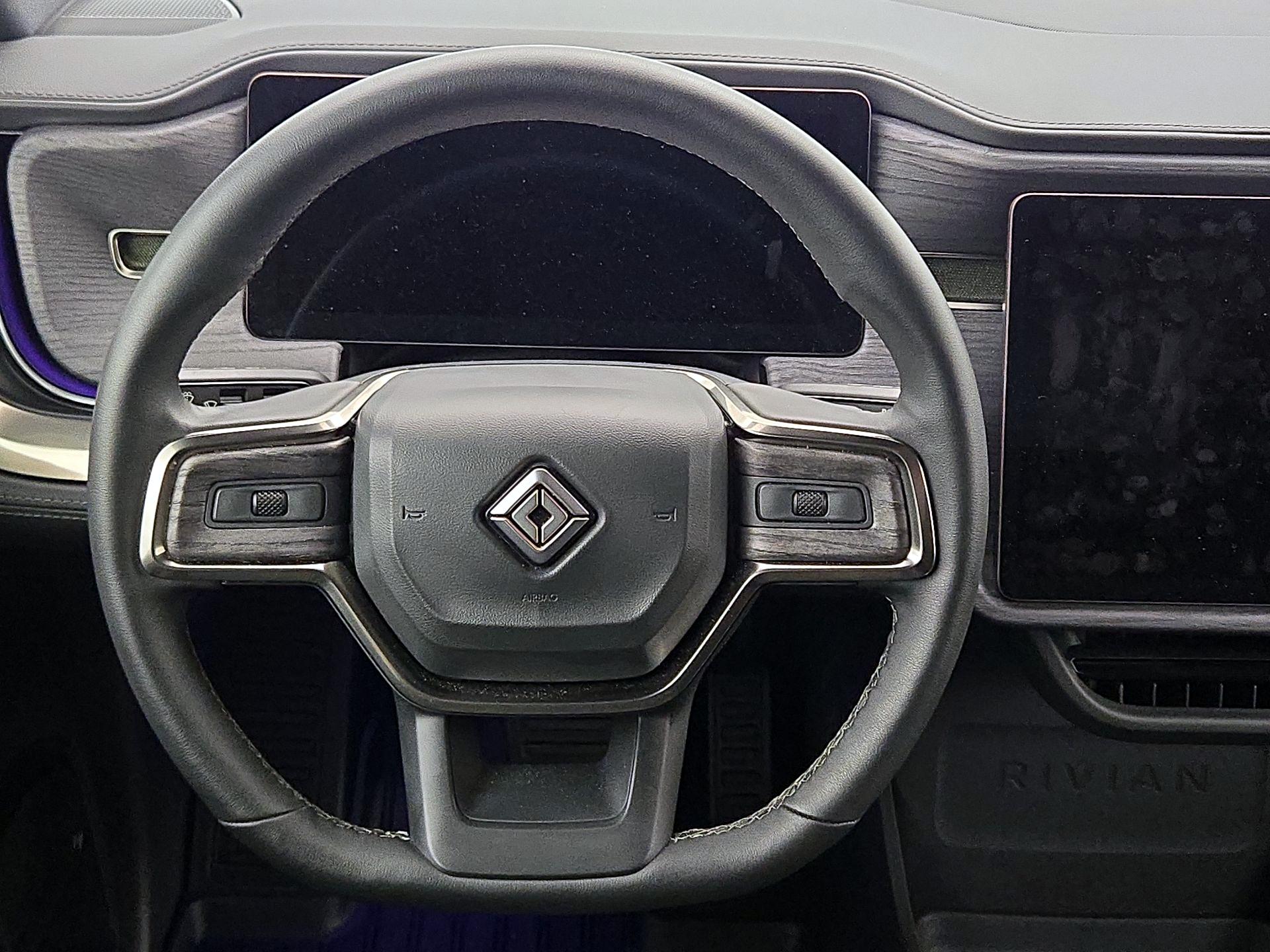 Thumbnail: 2025 Rivian R1S - 10