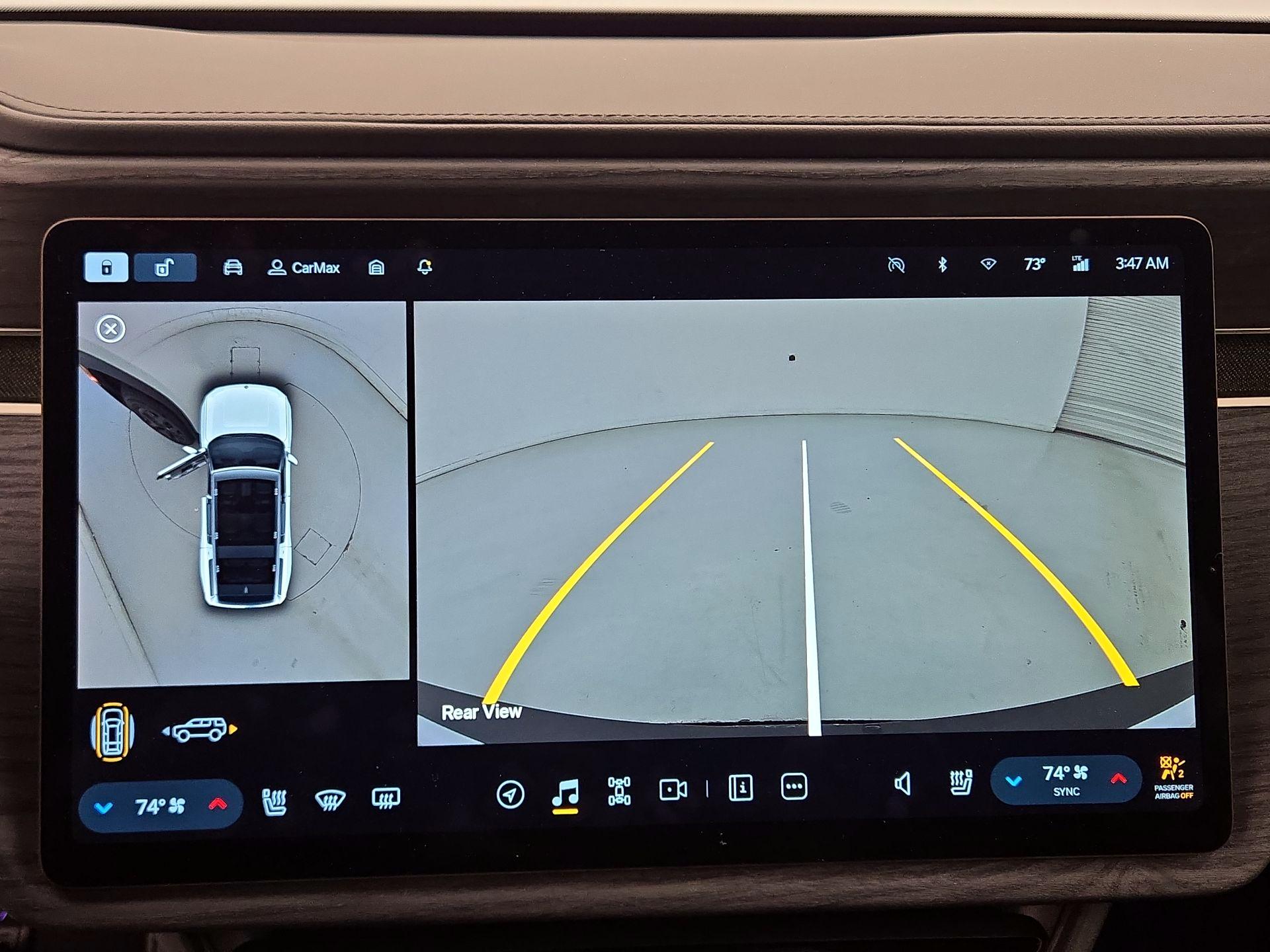 Thumbnail: 2025 Rivian R1S - 14