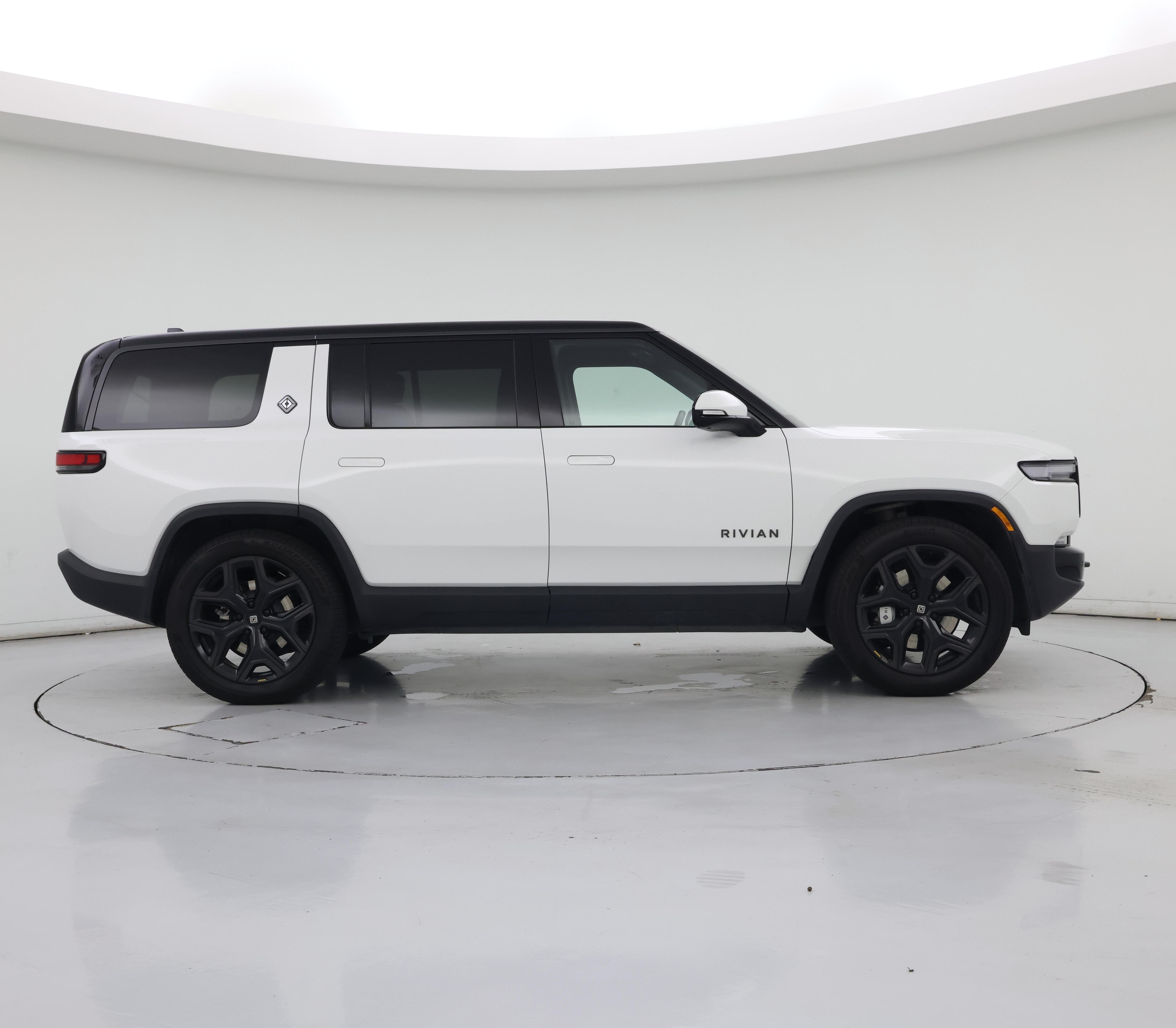 Thumbnail: 2025 Rivian R1S - 7