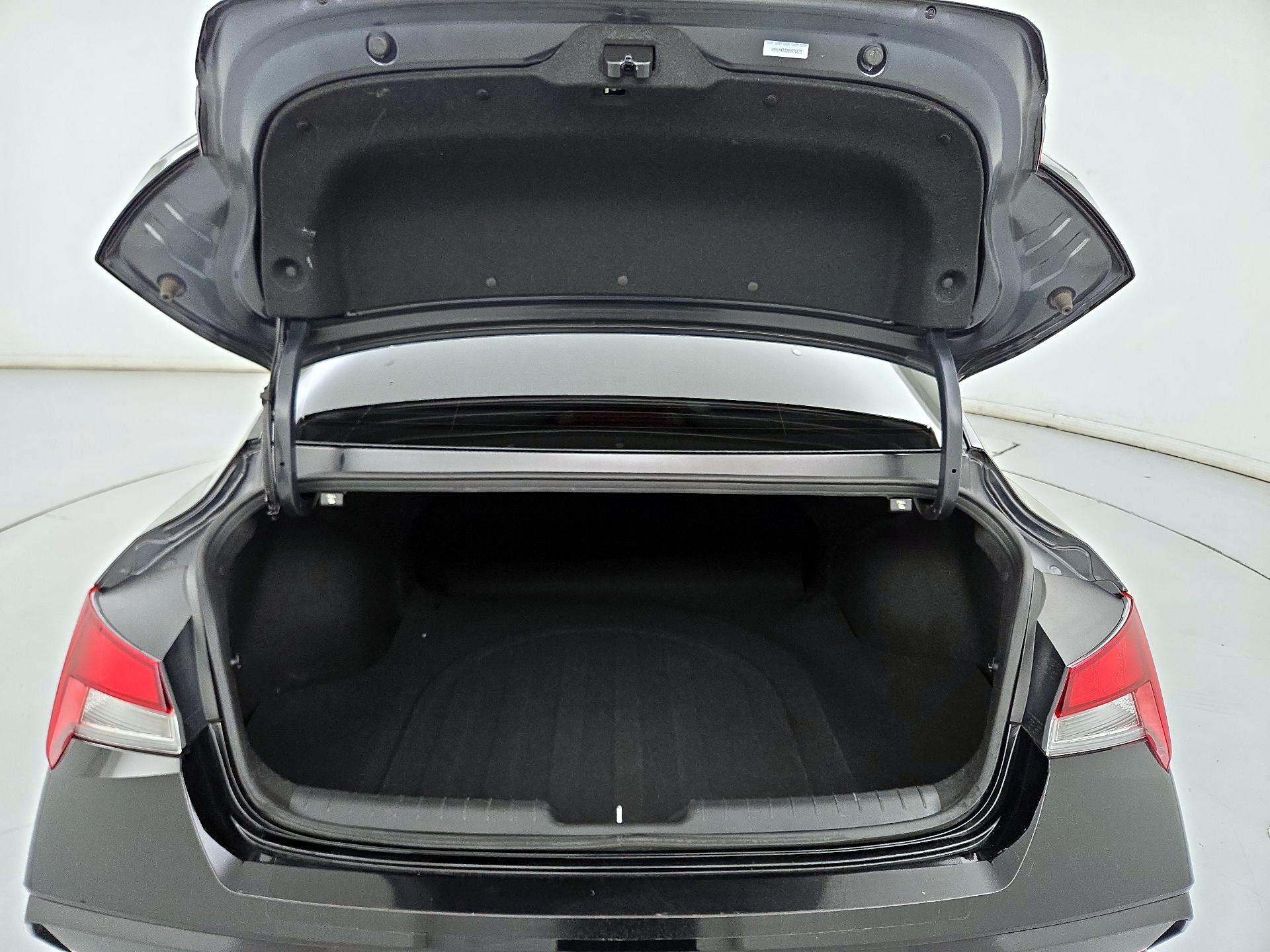 Thumbnail: 2025 Hyundai Elantra - 20