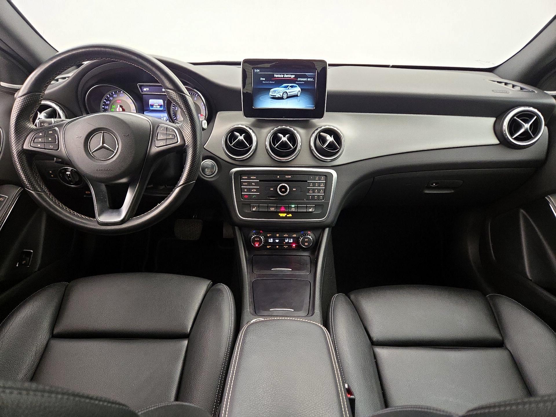 Thumbnail: 2016 Mercedes-Benz GLA - 9