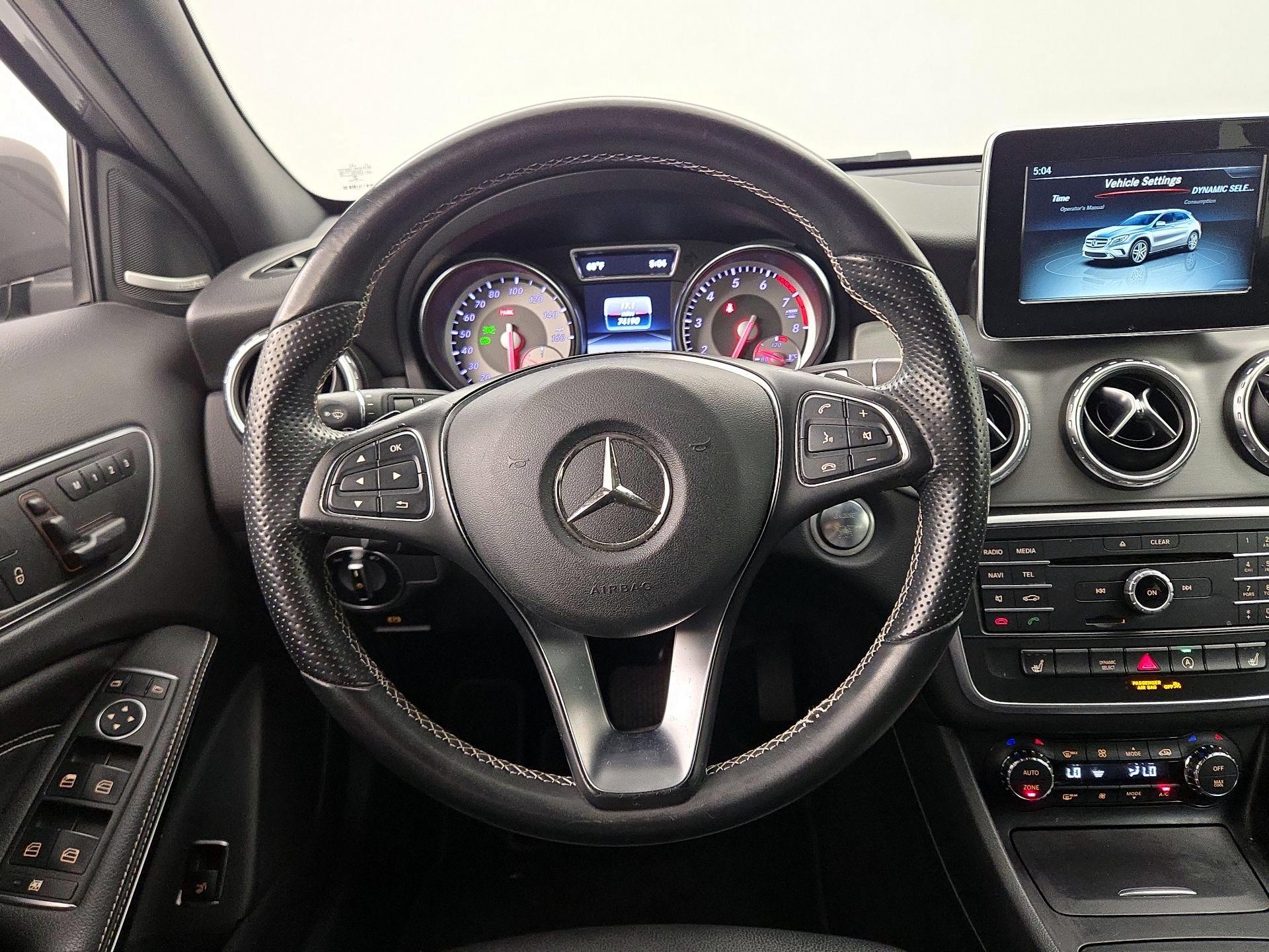 Thumbnail: 2016 Mercedes-Benz GLA - 10