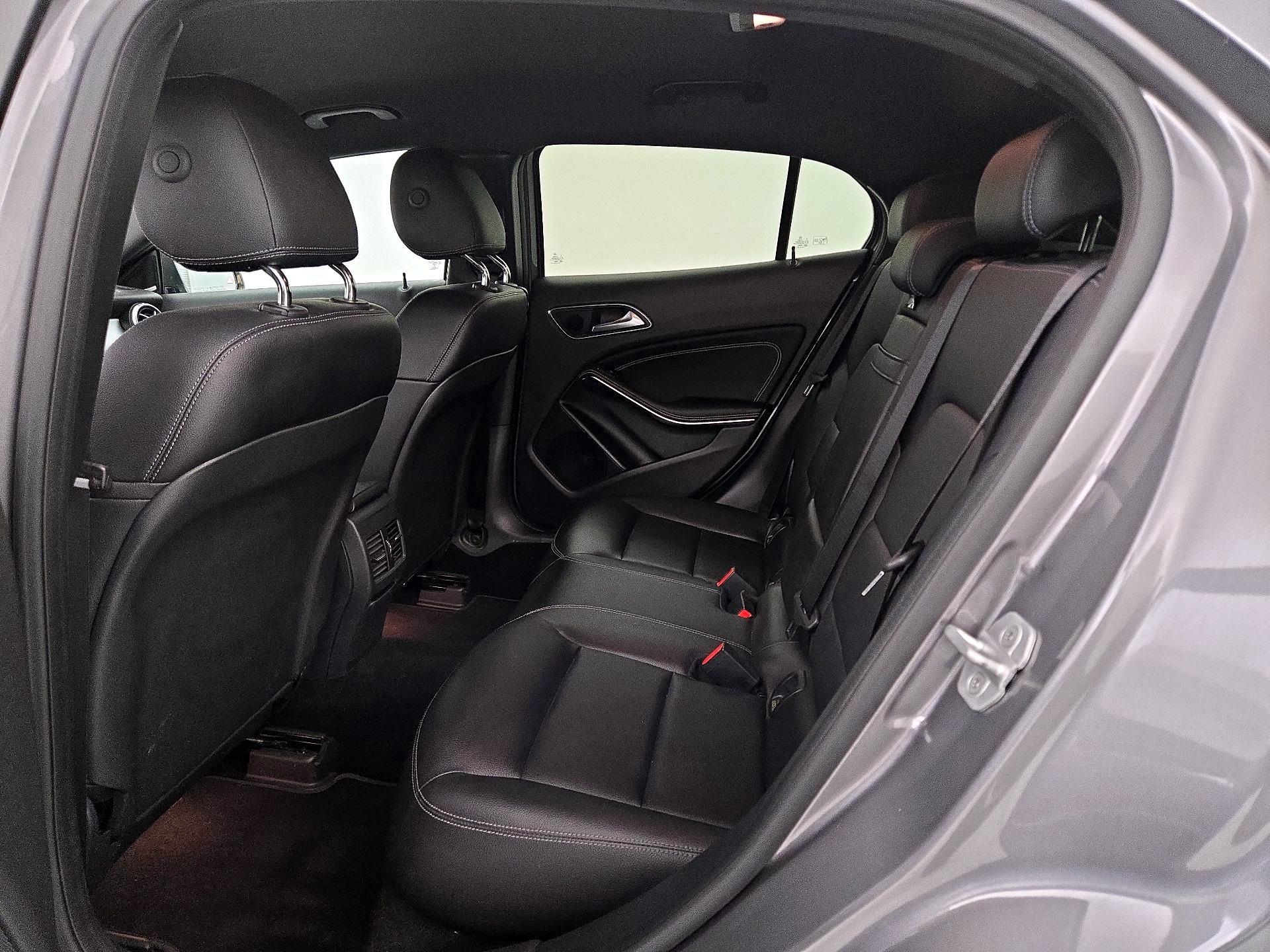 Thumbnail: 2016 Mercedes-Benz GLA - 19