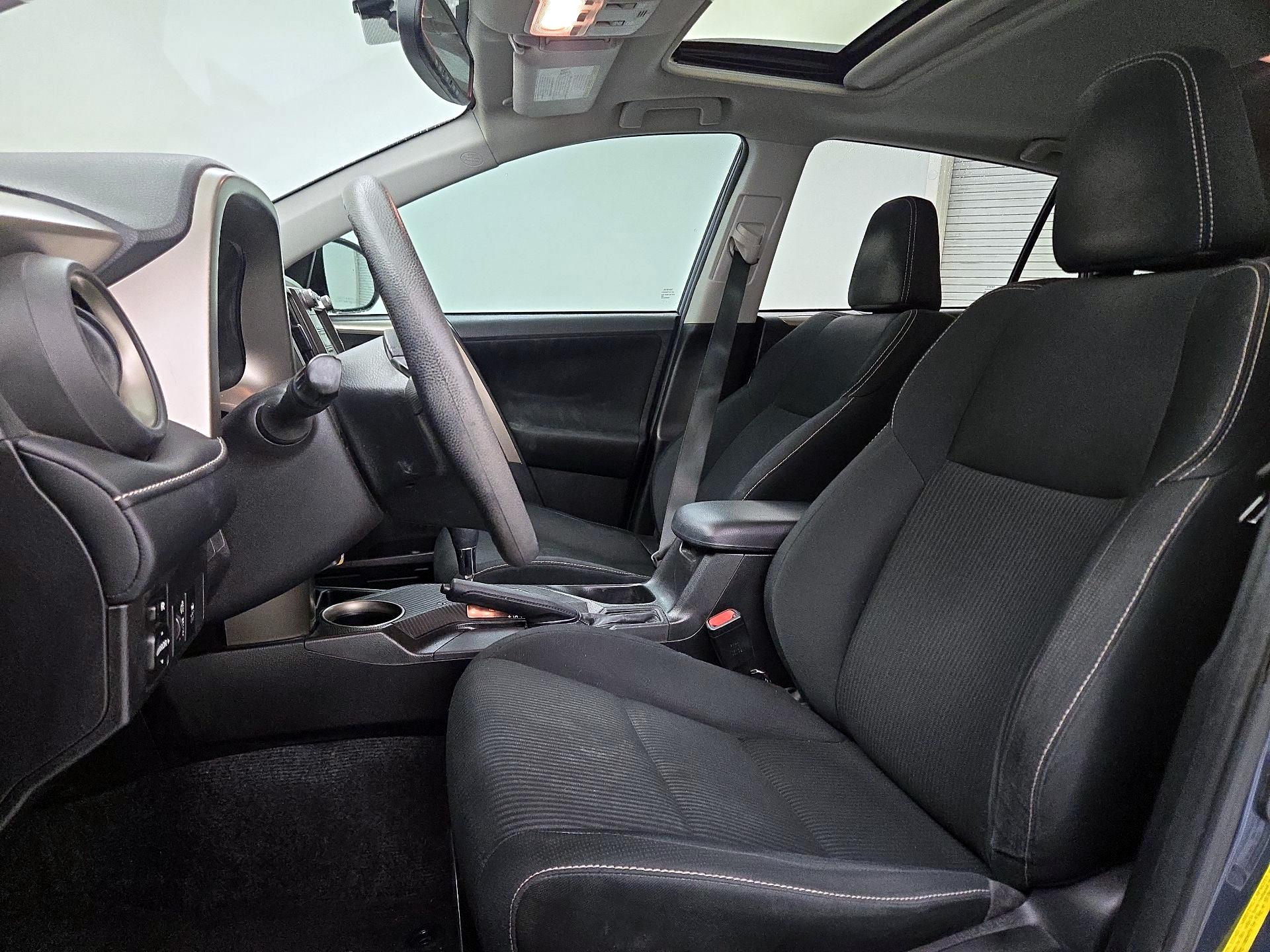 Thumbnail: 2014 Toyota RAV4 - 11