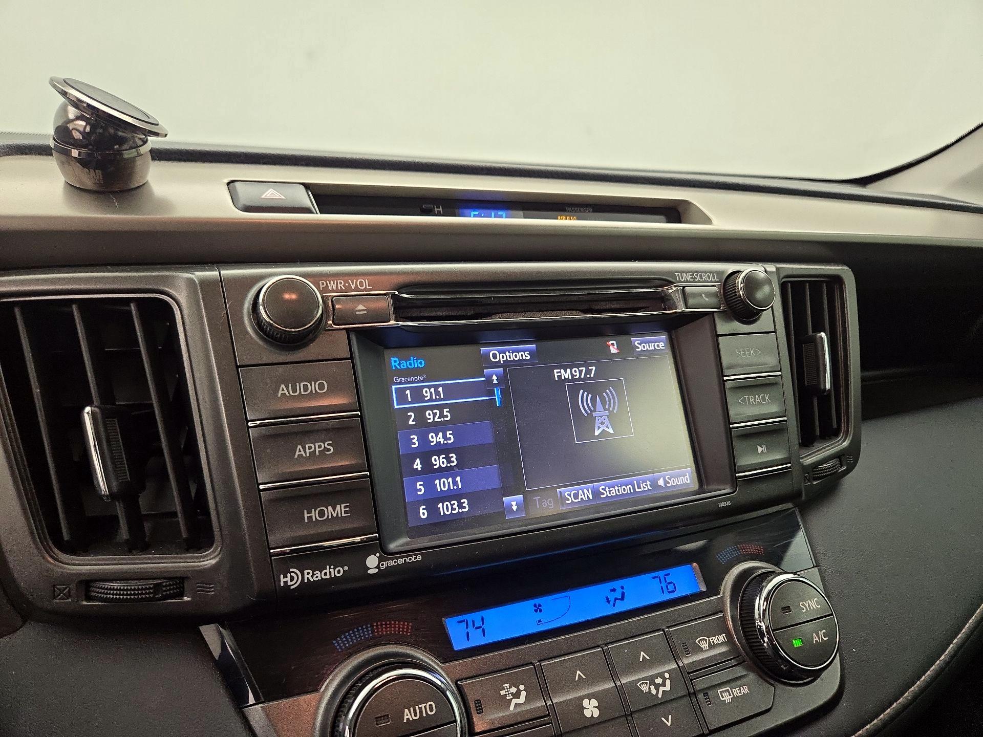 Thumbnail: 2014 Toyota RAV4 - 15