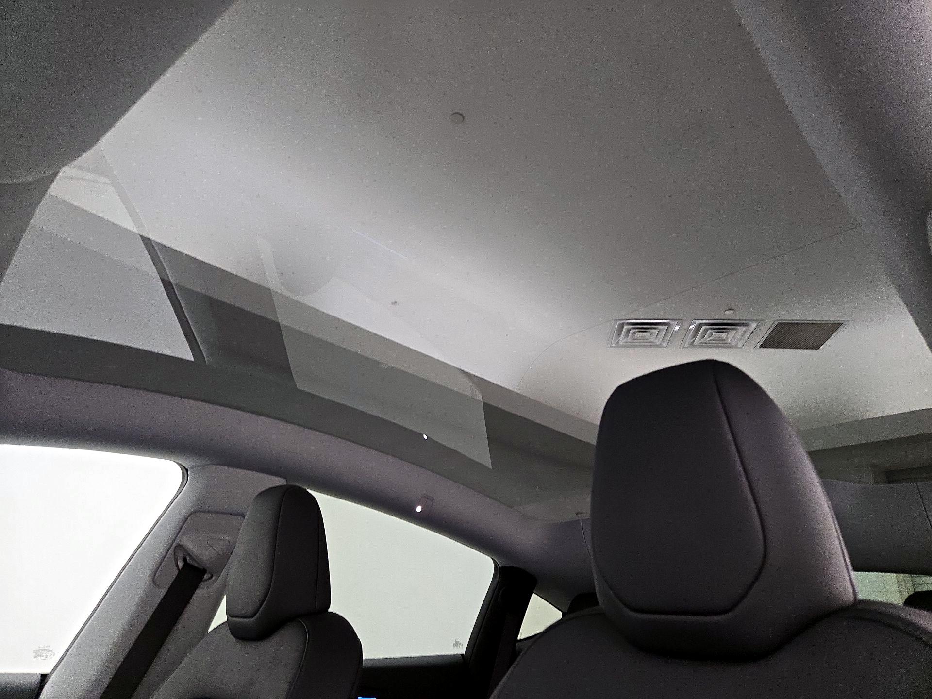 Thumbnail: 2026 Tesla Model Y - 19