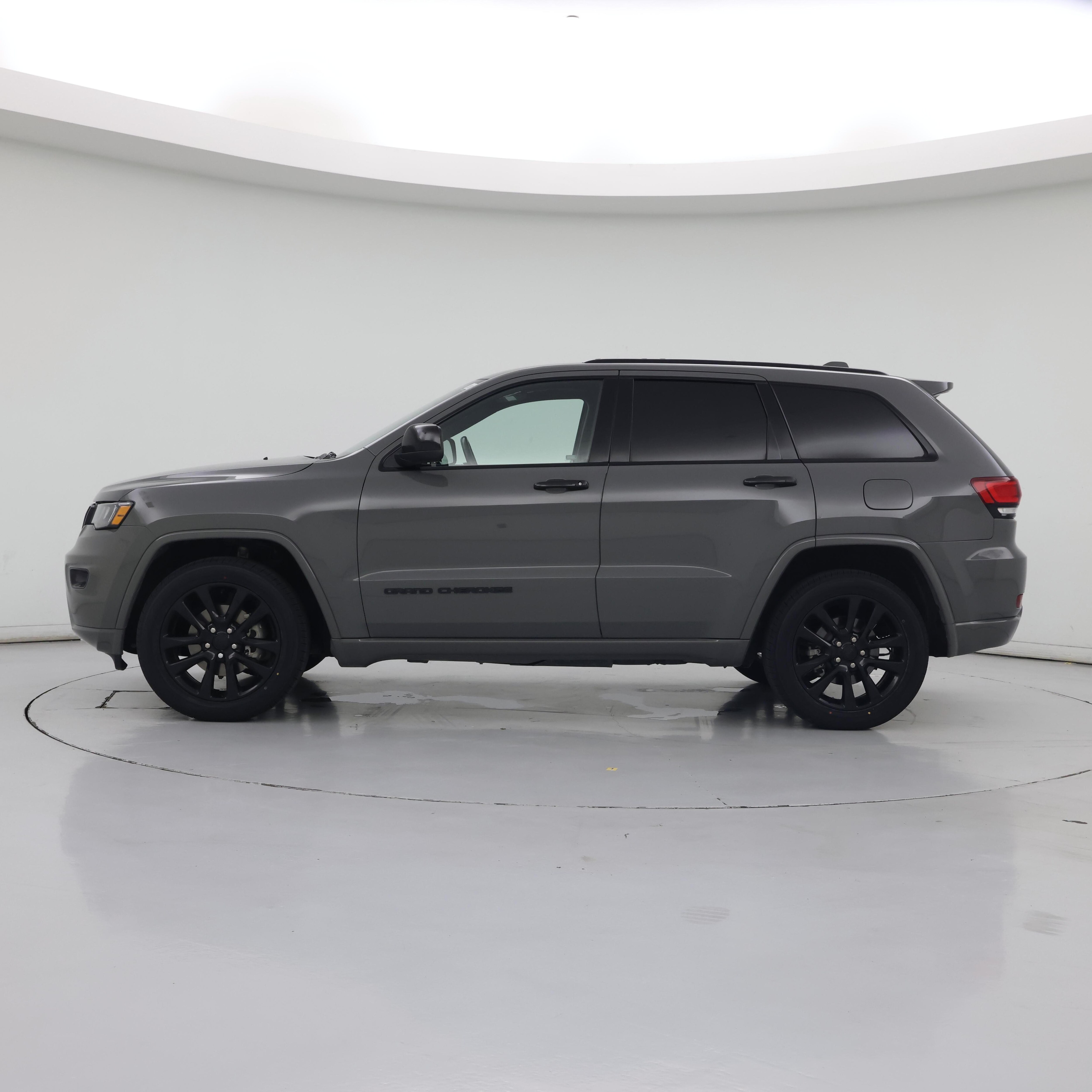 Thumbnail: 2020 Jeep Grand Cherokee - 3