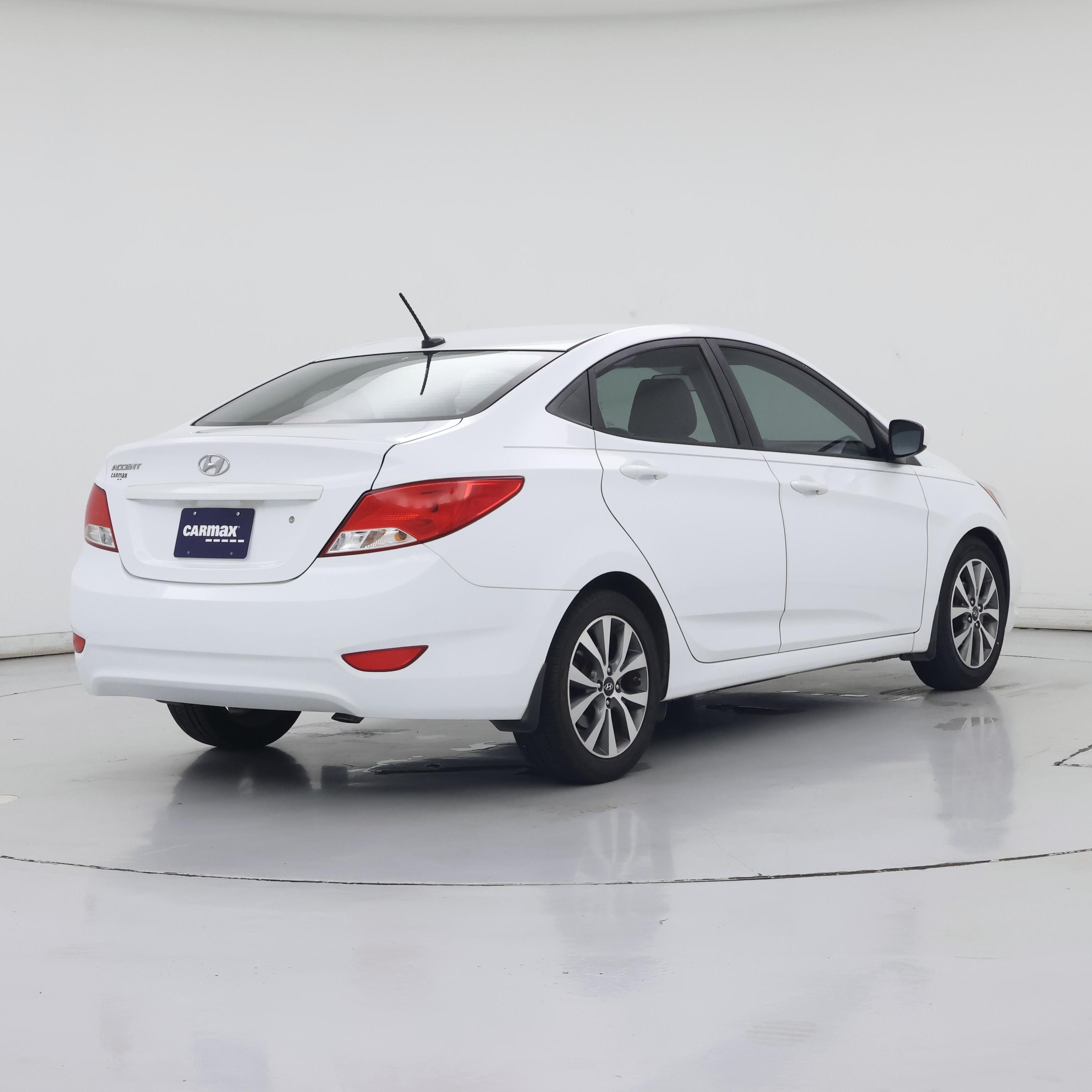 Thumbnail: 2017 Hyundai Accent - 8