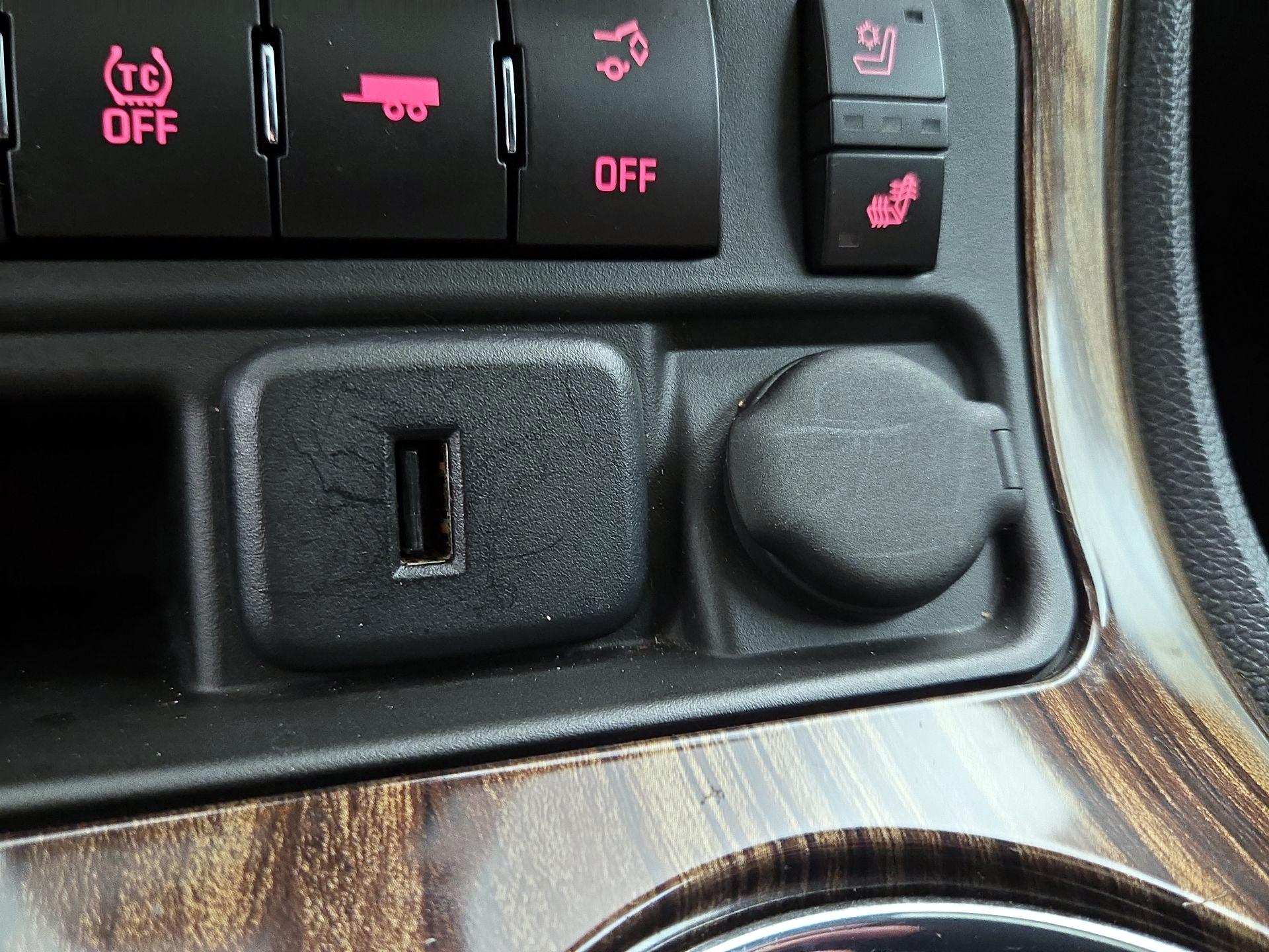 Thumbnail: 2016 GMC Acadia - 19