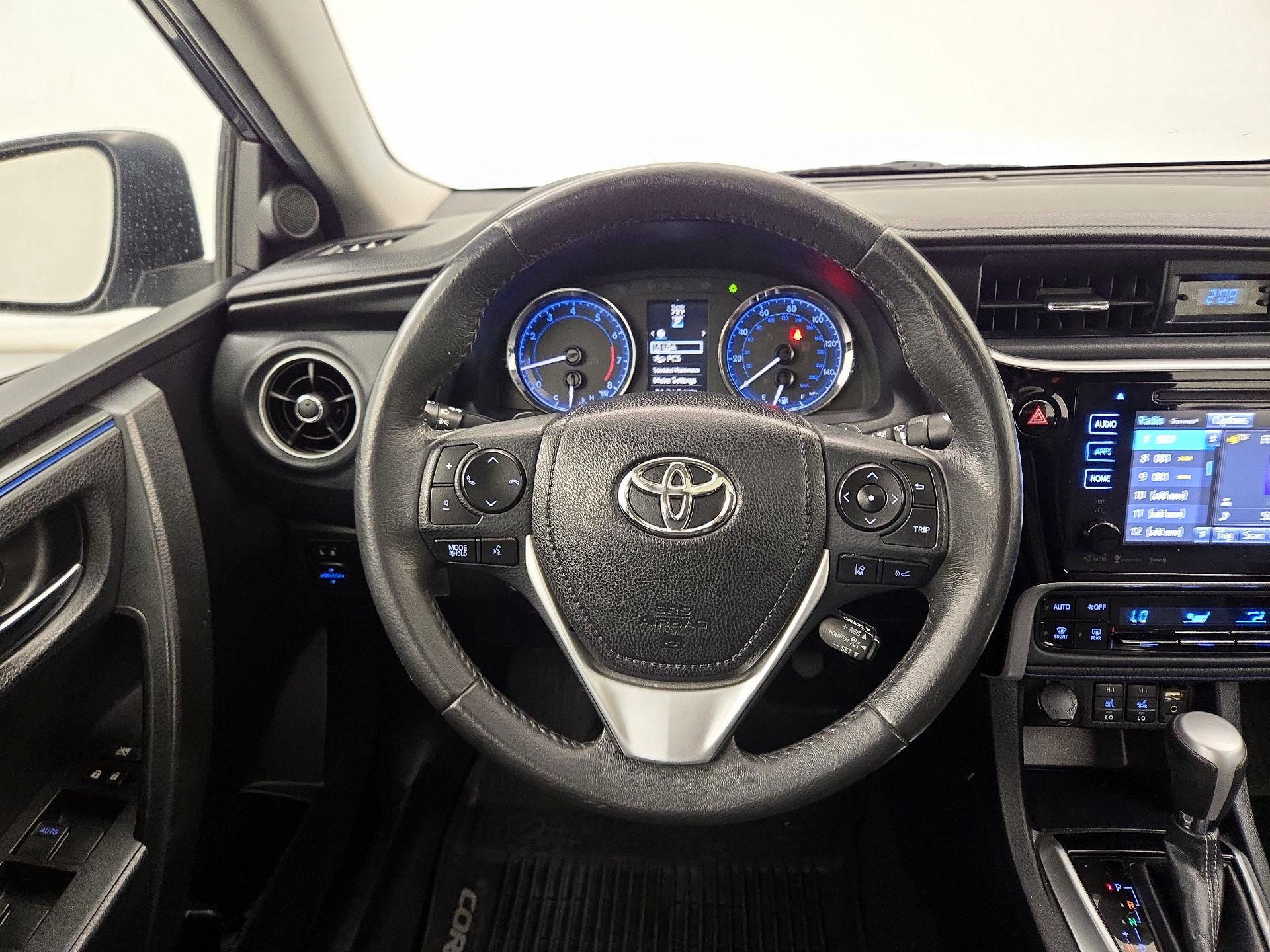 Thumbnail: 2017 Toyota Corolla - 10