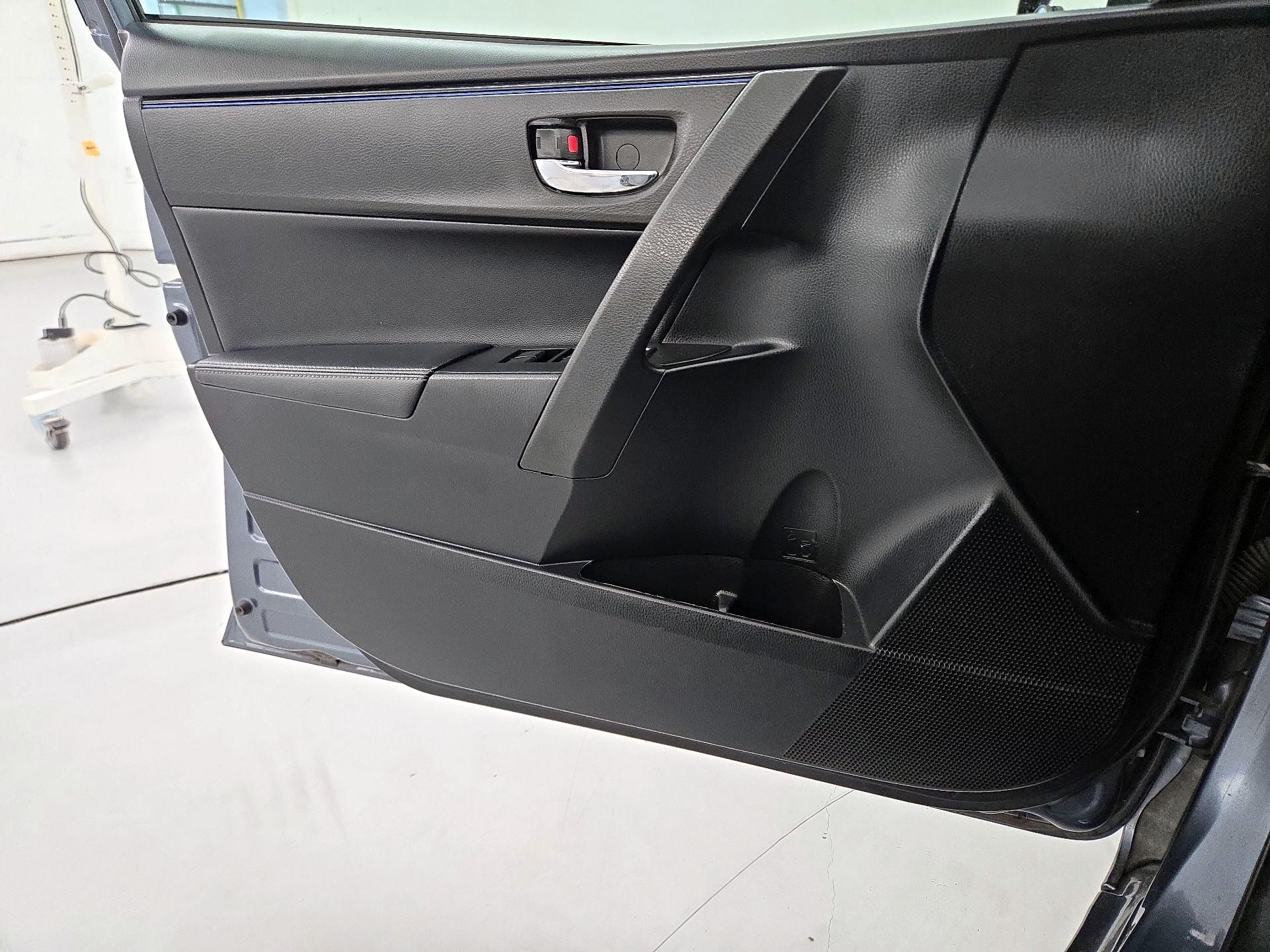 Thumbnail: 2017 Toyota Corolla - 12